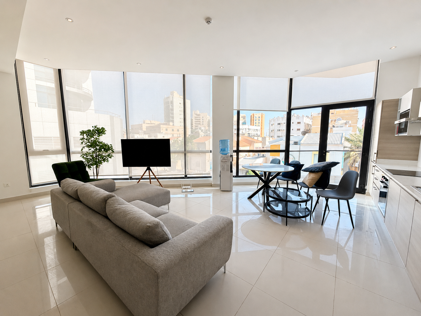 BRIGHT | SPACIOUS | MODERN | PRIME LOCATION