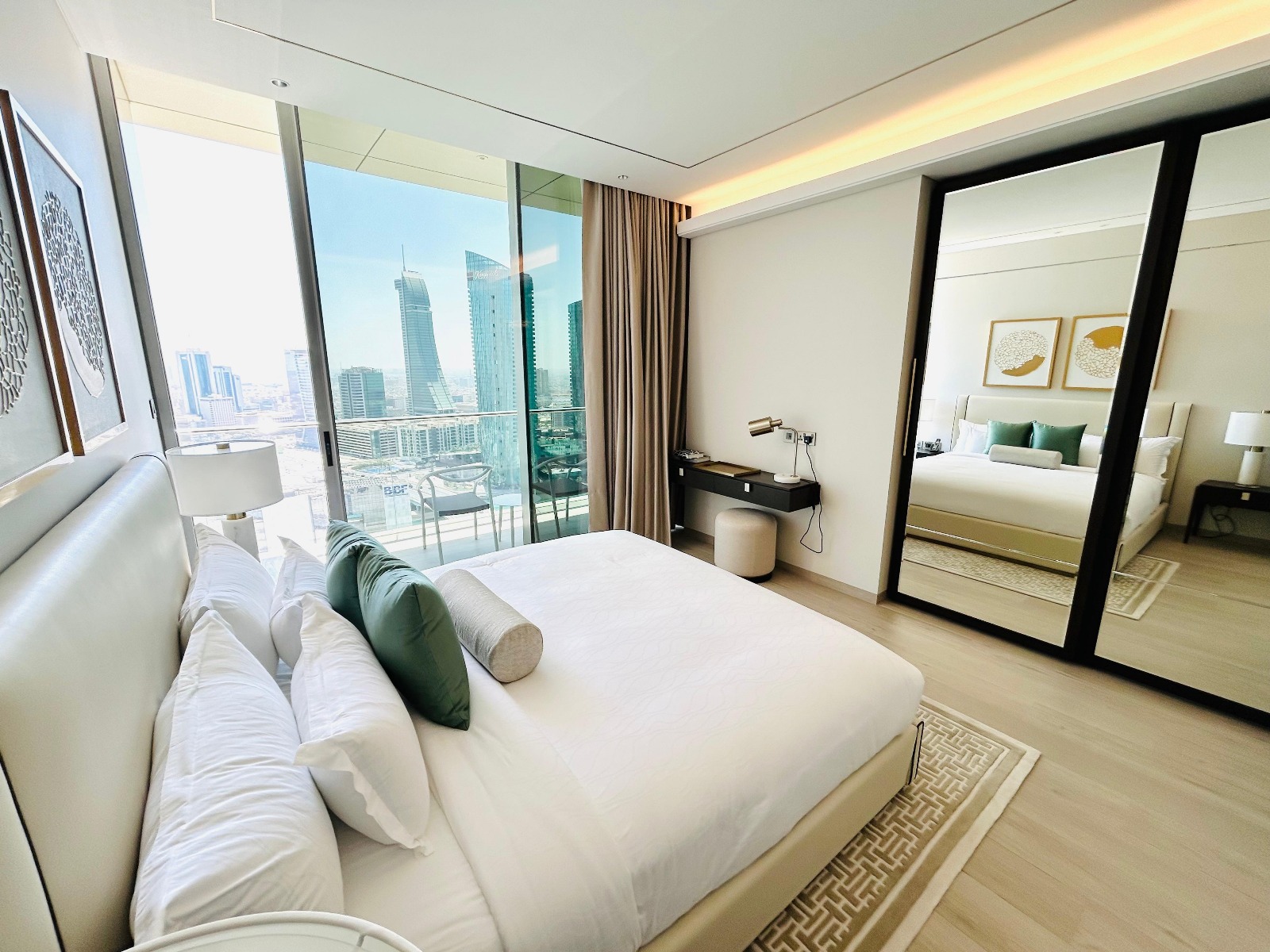 Sea Views Modern Apartment