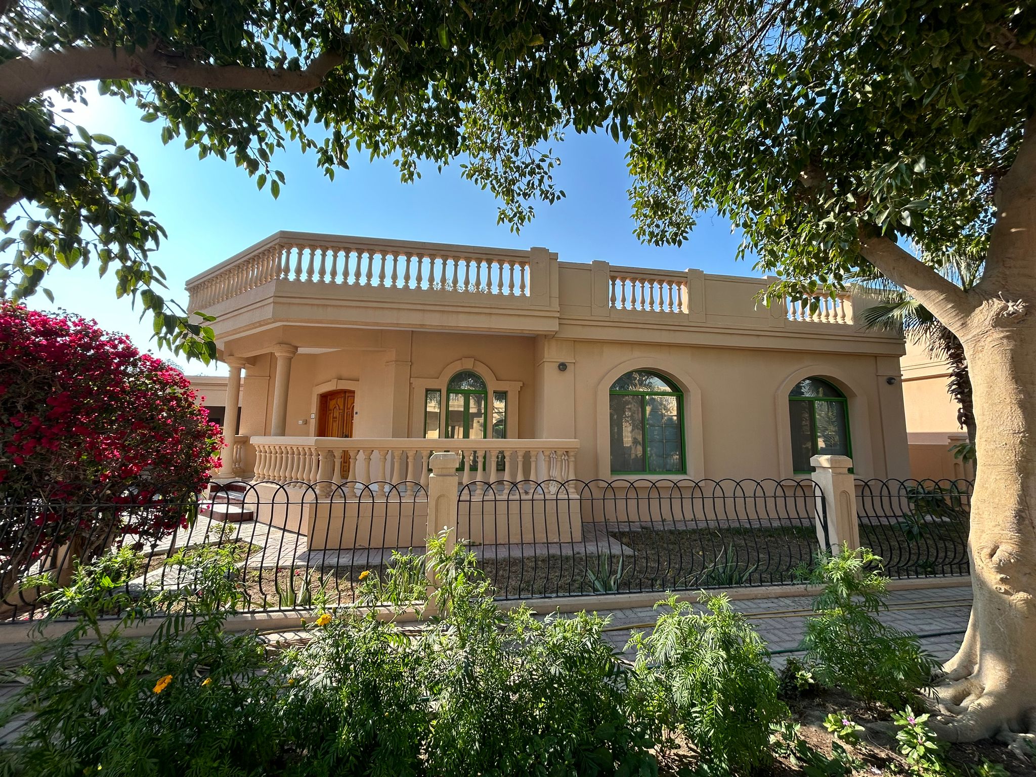 Spacious House with a blooming Garden