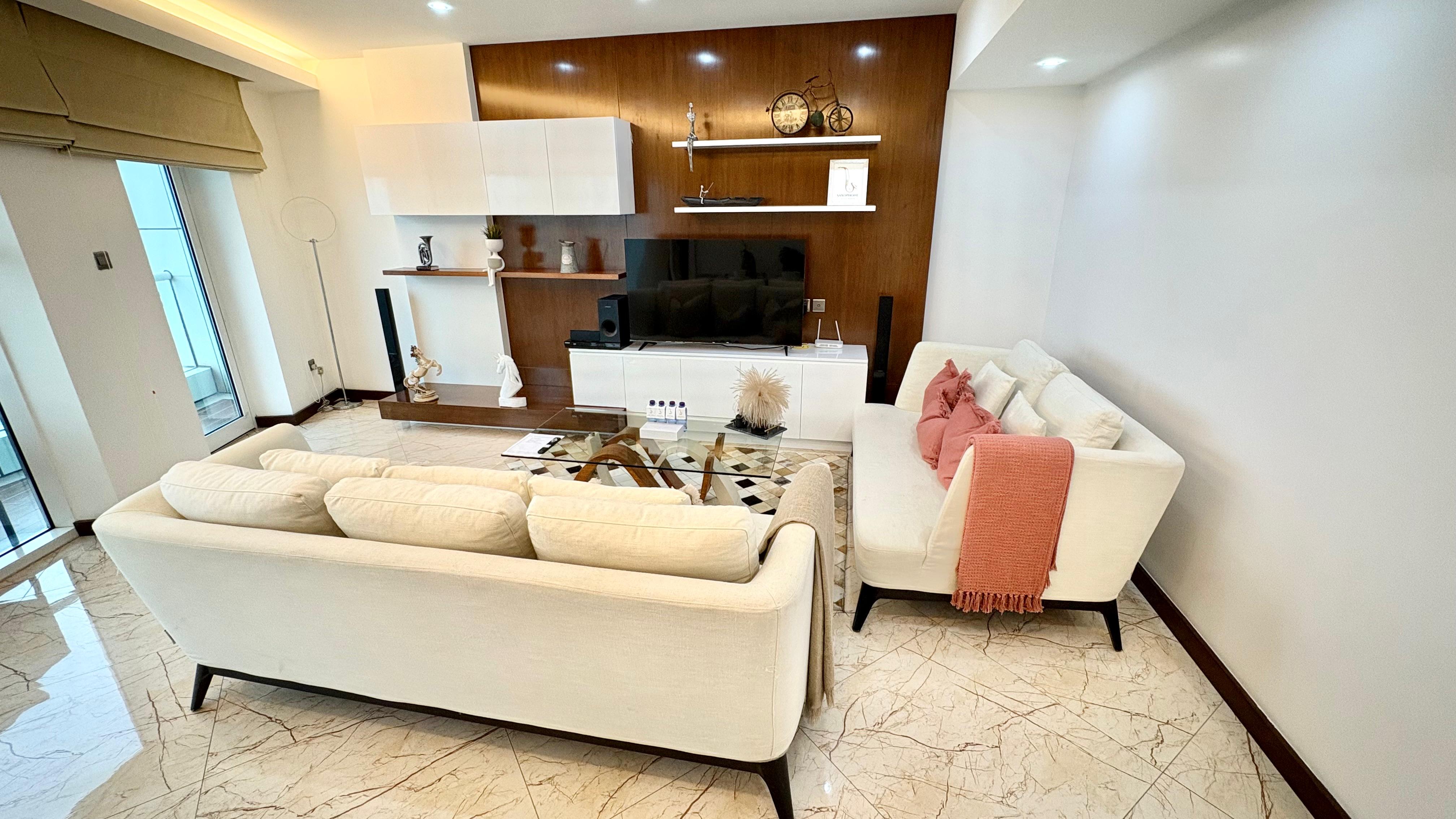 Stylish 2BR Apartment with terrace and housekeeping 