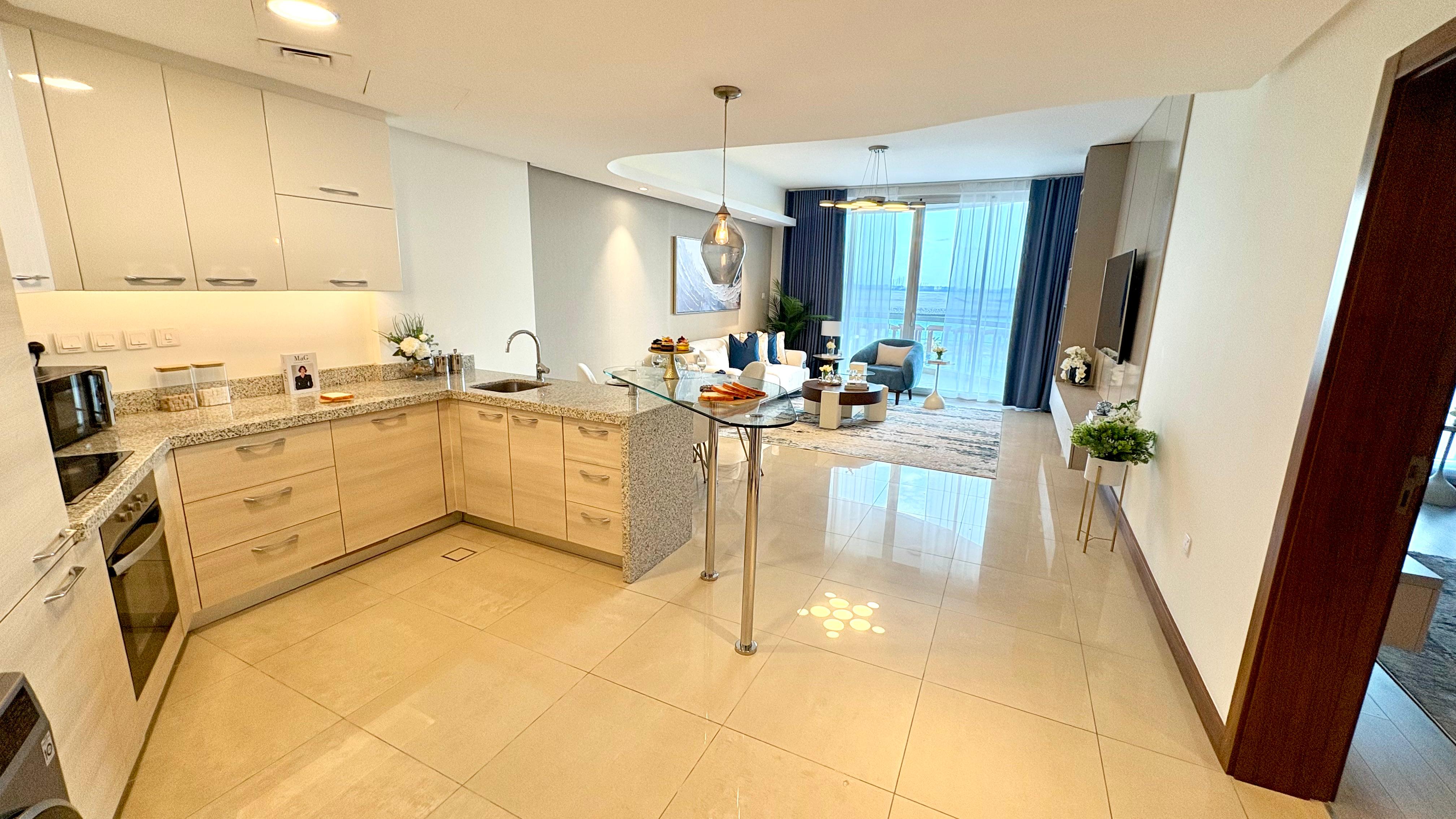 1 BR apartment with sea view and balcony