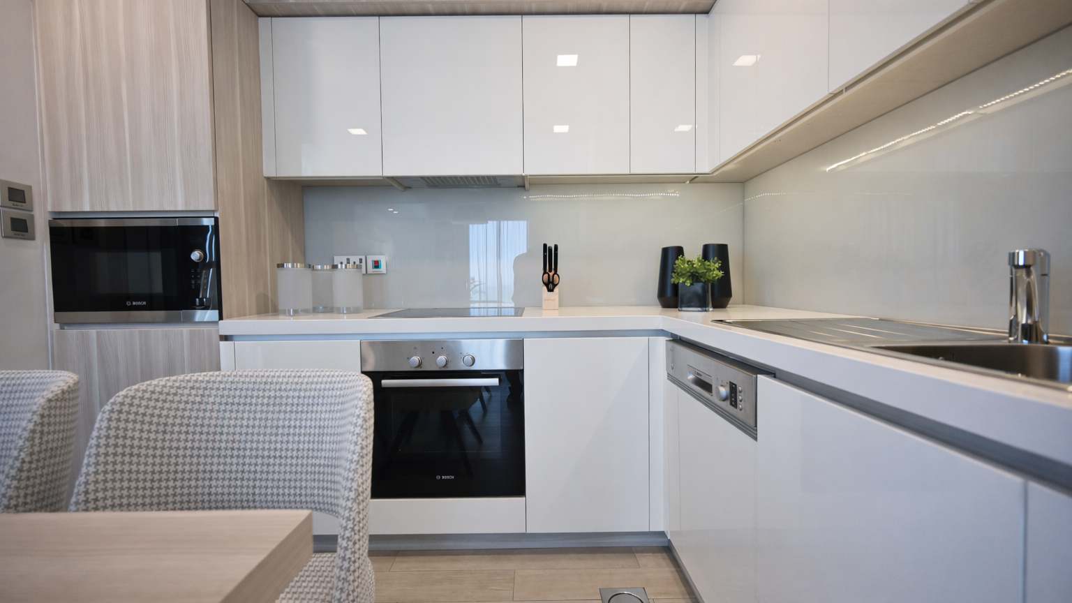  Luxury 1BR for Rent with Free WIFI and Amenities