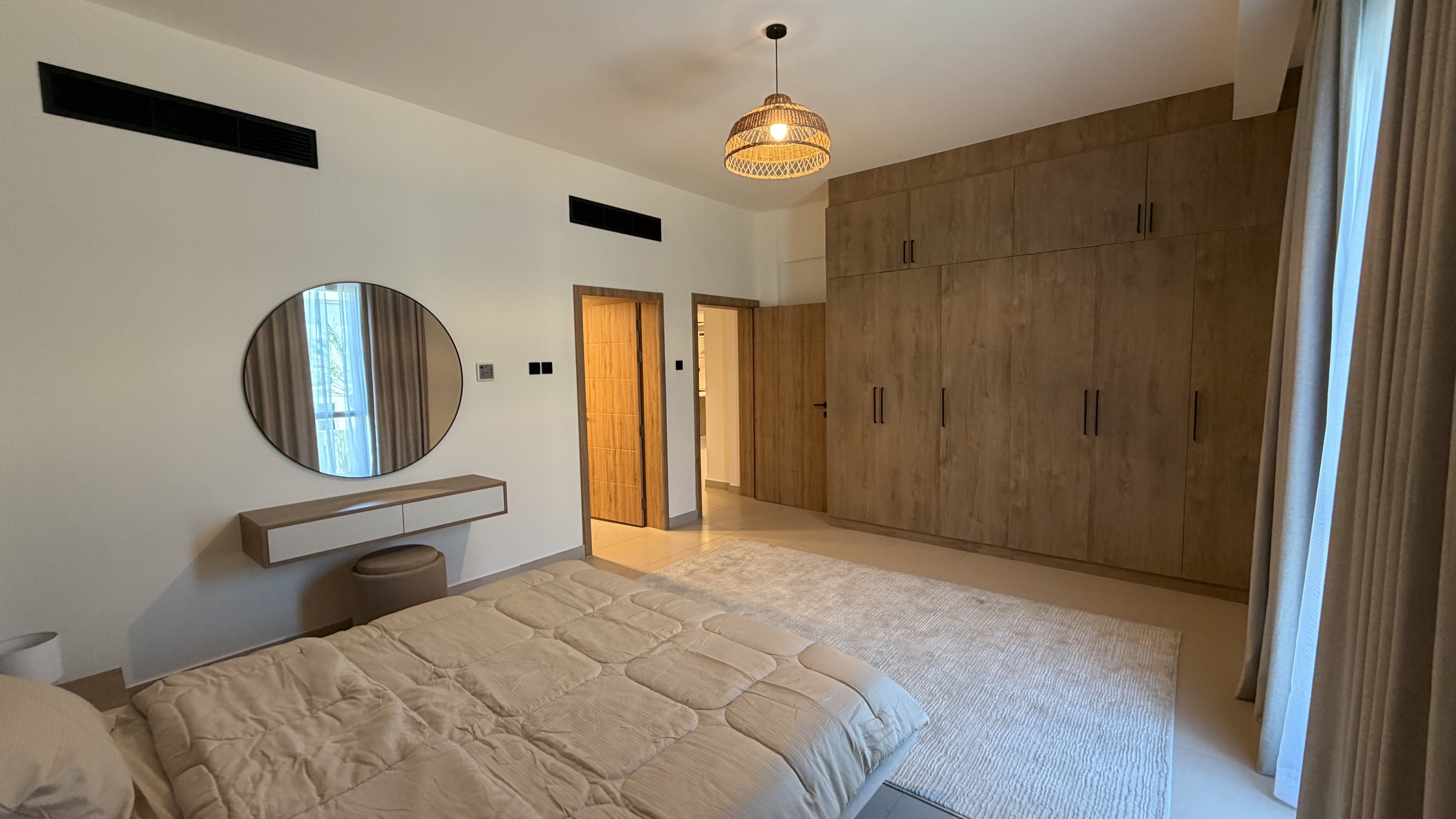 Gorgeous renovated 3BR with brand new gym & sauna!