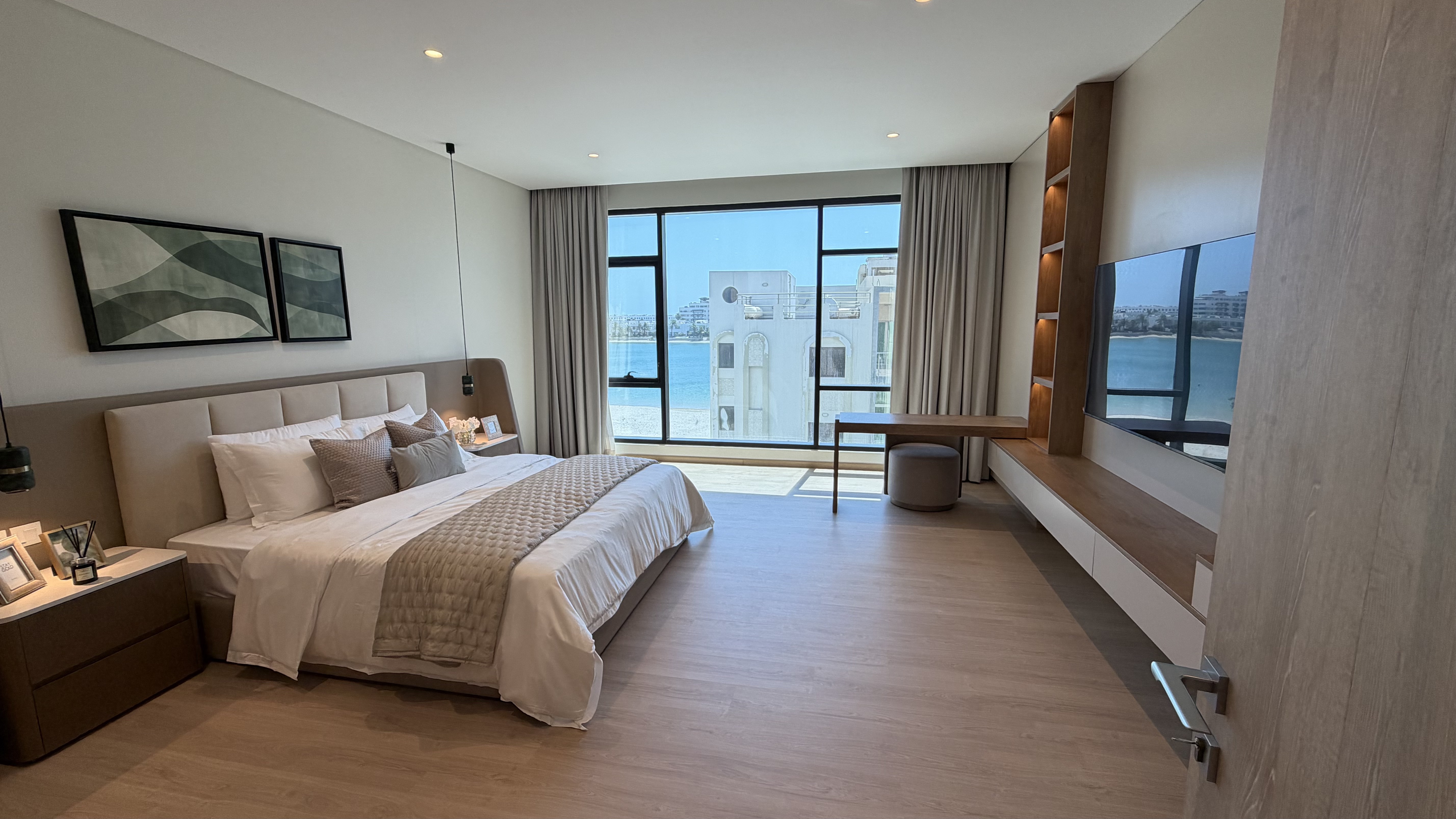 Luxury 4BR Duplex | Stunning Sea Views | Amwaj