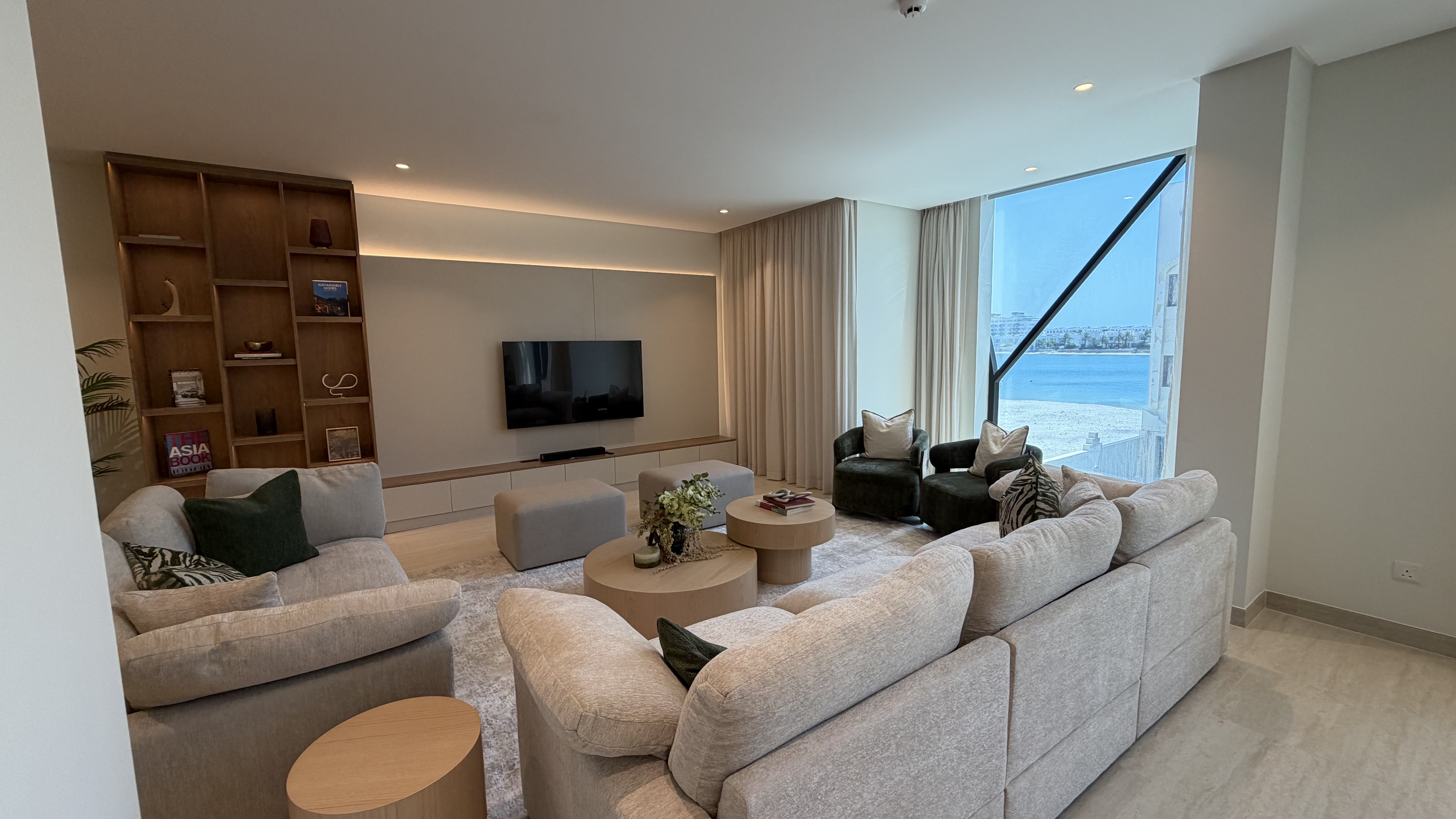 Luxury 4BR Duplex | Stunning Sea Views | Amwaj