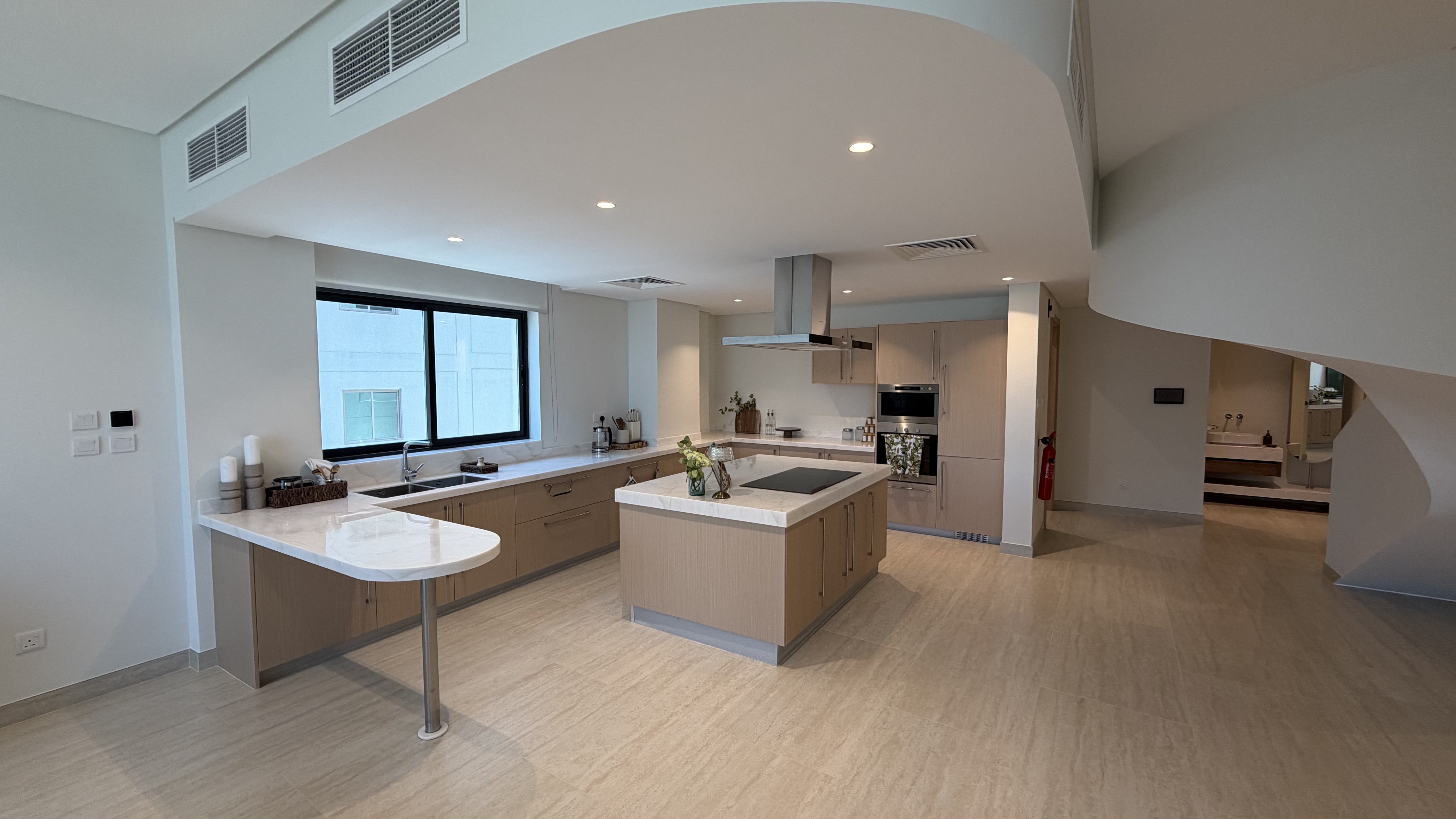 Luxury 4BR Duplex | Stunning Sea Views | Amwaj