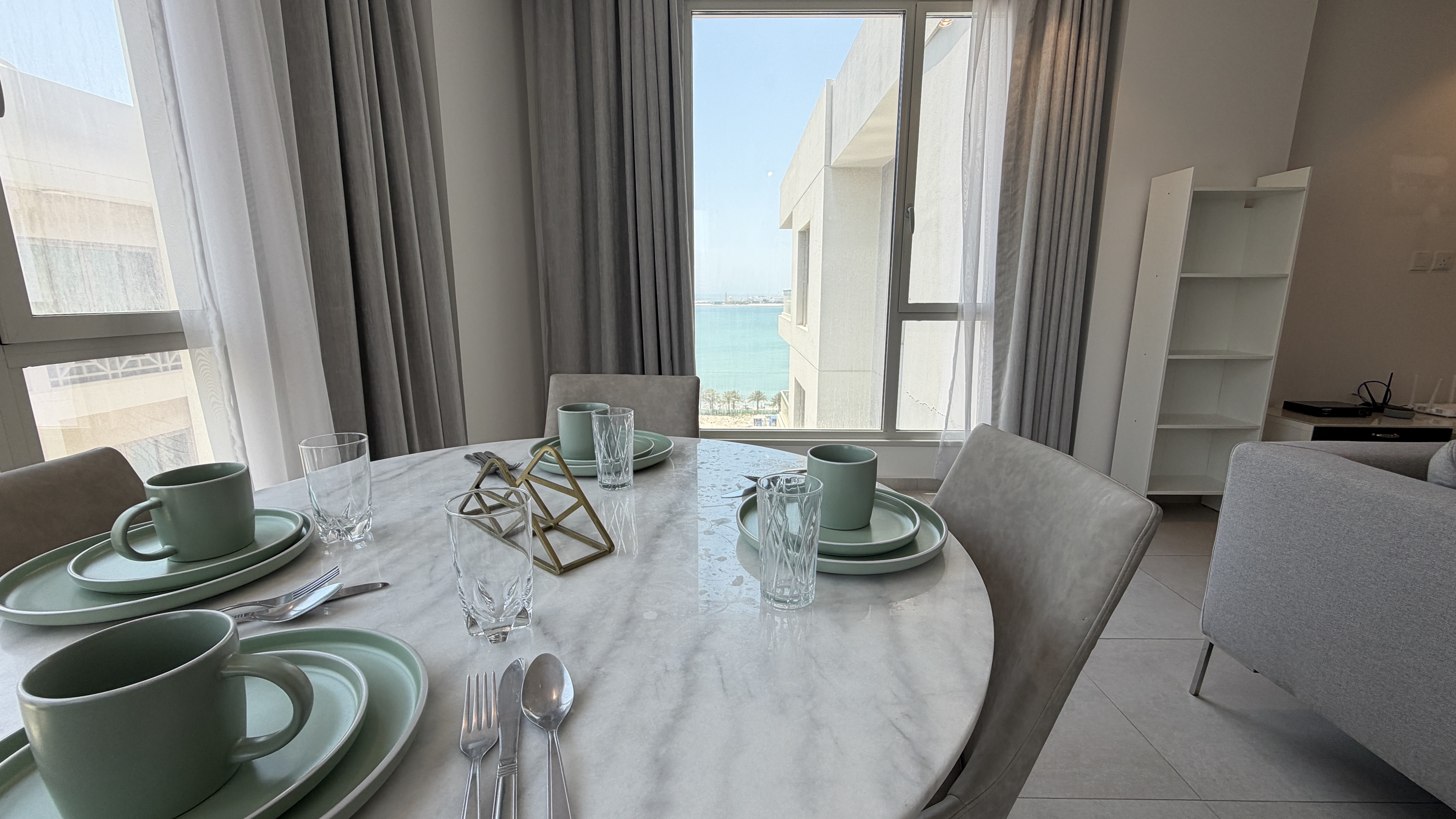 Modern 2BR Apartment | Sea Views | Amwaj