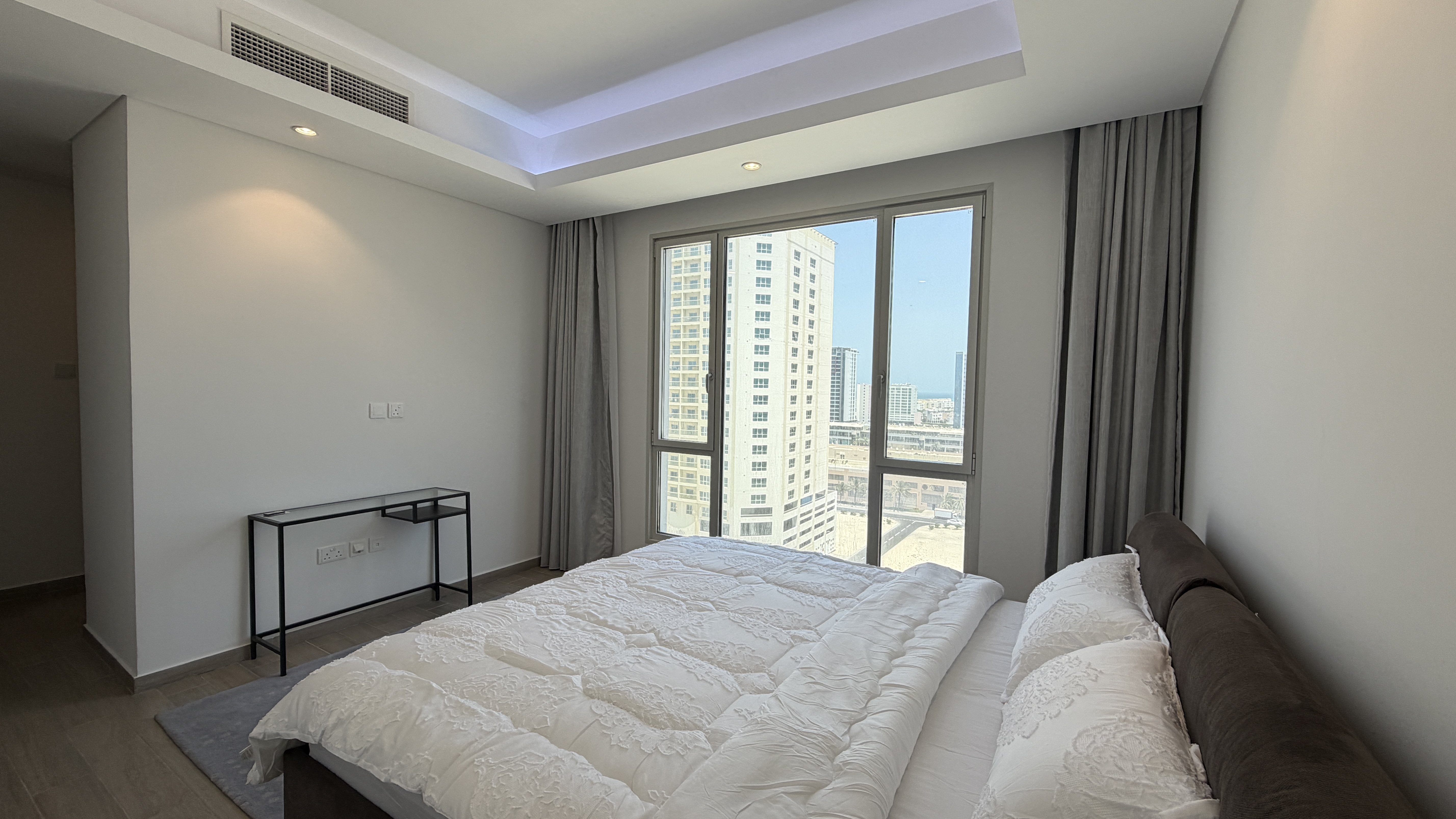 Modern 2BR Apartment | Sea Views | Amwaj