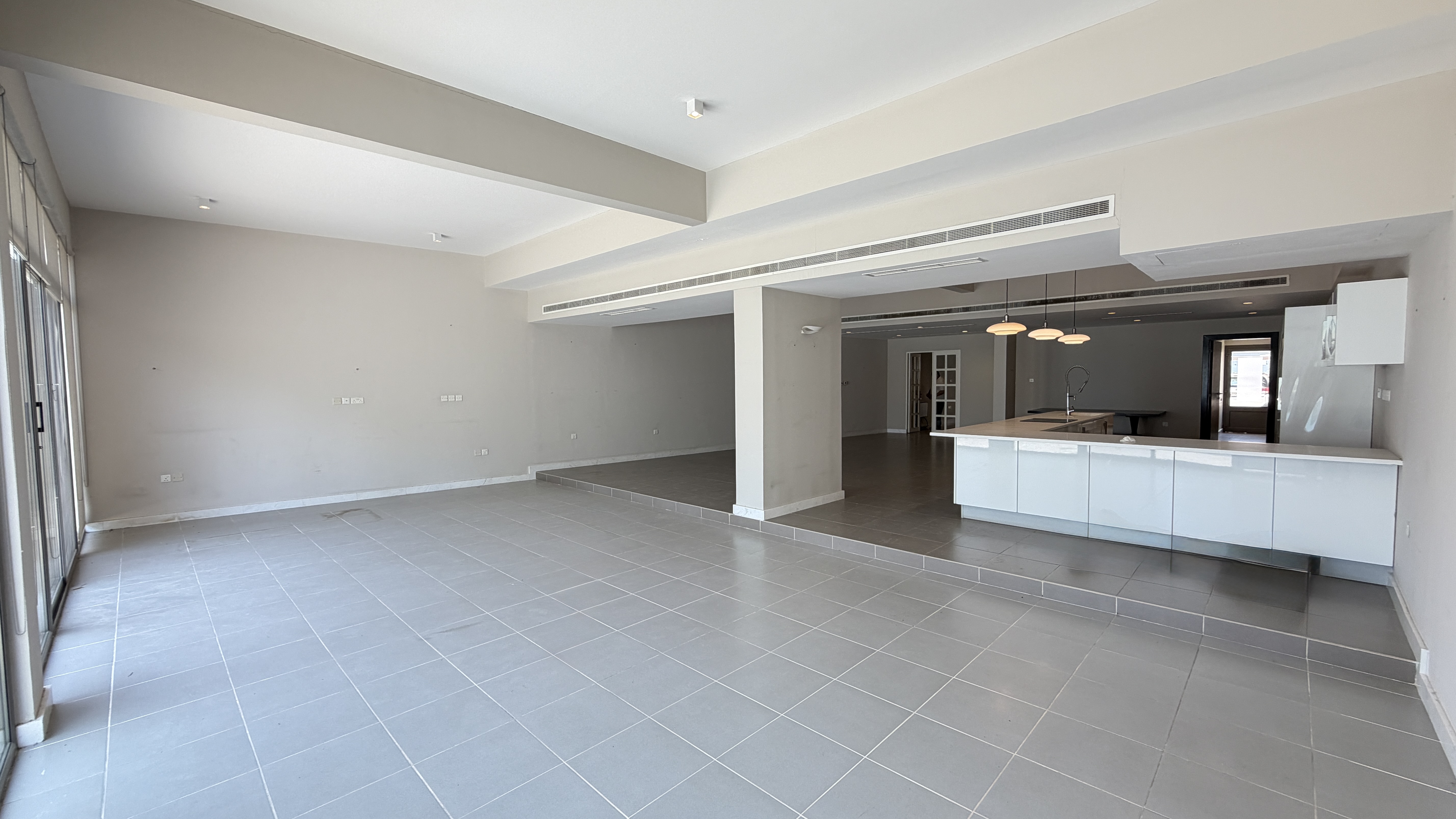 Luxury Beachfront Villa | 5BR+Maid | Private Pool | Amwaj Islands