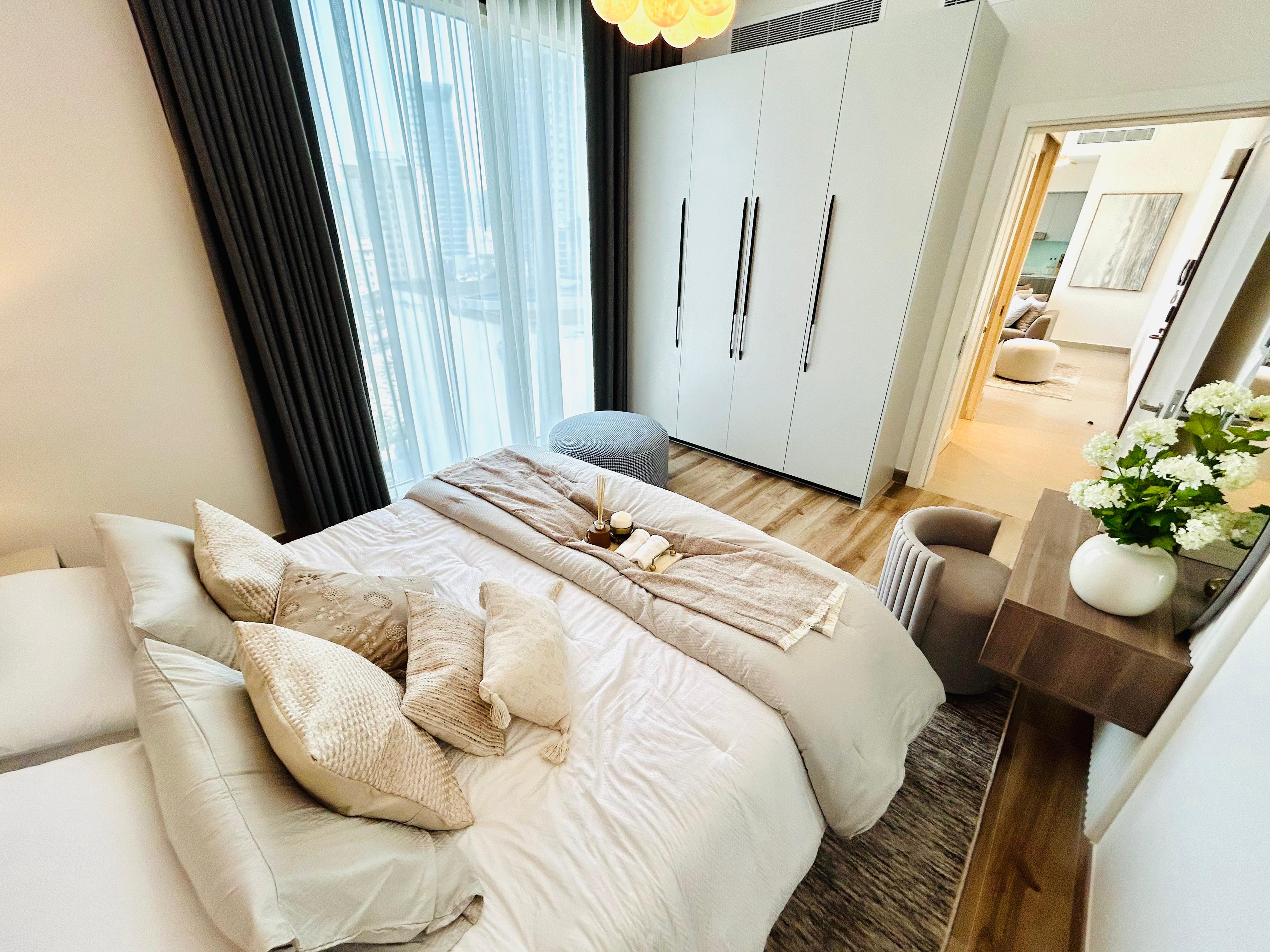 Luxury 1-Bedroom Apartment in Financial Harbor | Sea & City Views | EWA Included