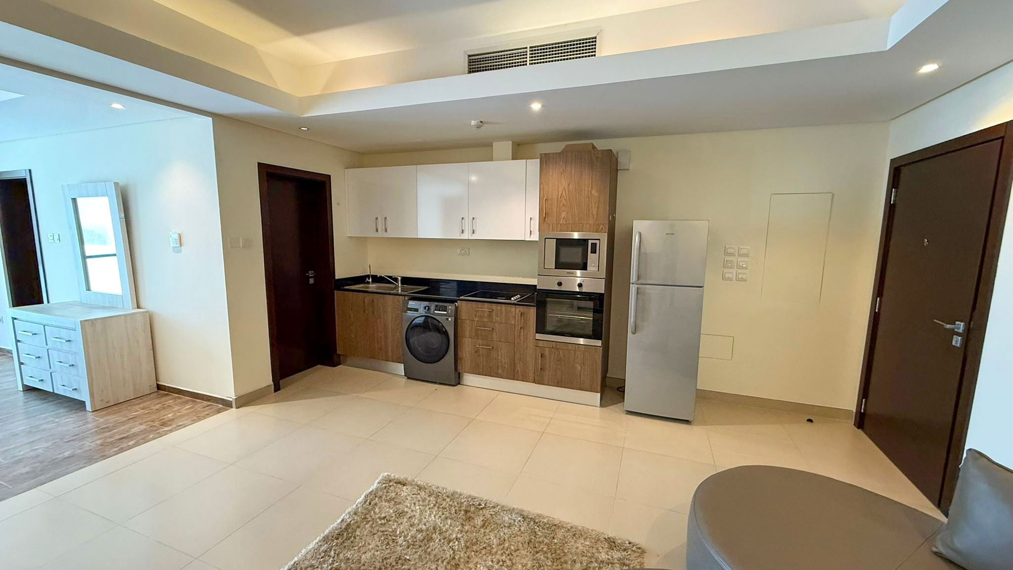 Studio Apartment for Rent | Pool, Gym & Internet