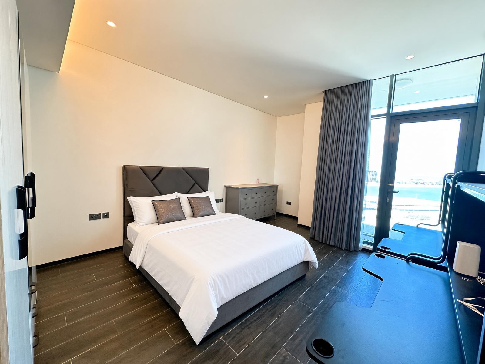 Elegant | Prime Location |  Sea View.