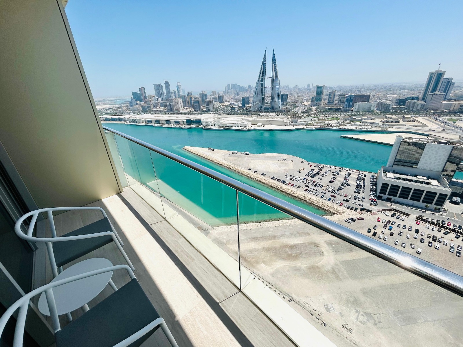 Sea Views Modern Apartment
