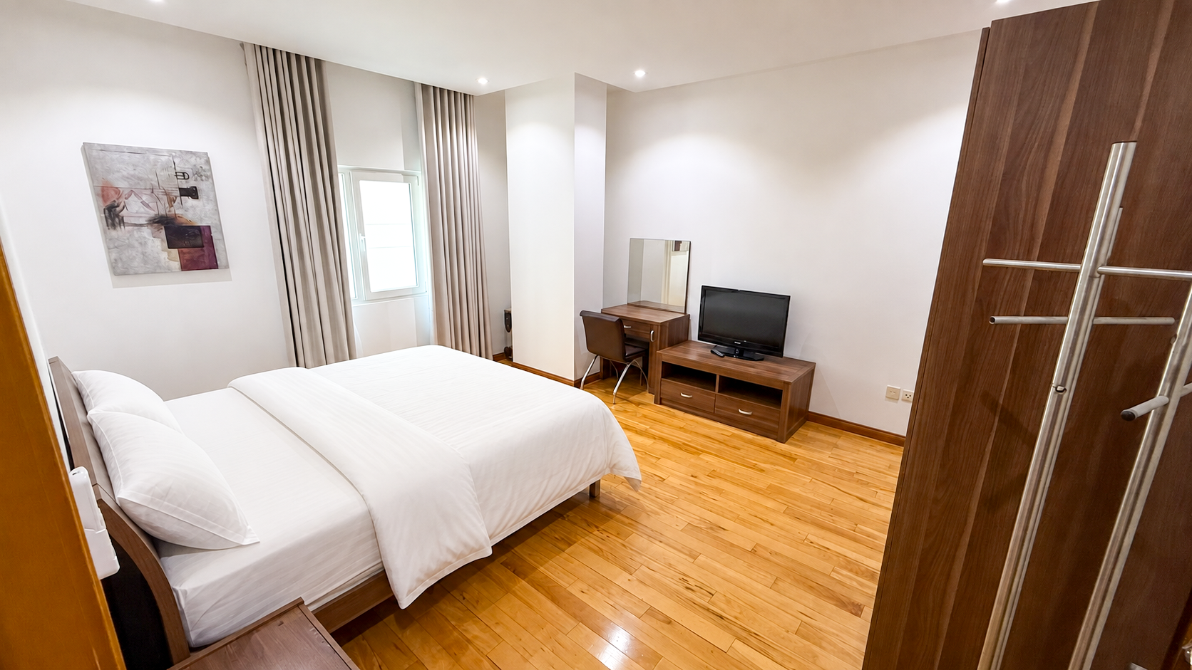 2 Bedroom Apartment | Near RCSI | Pool & GYM