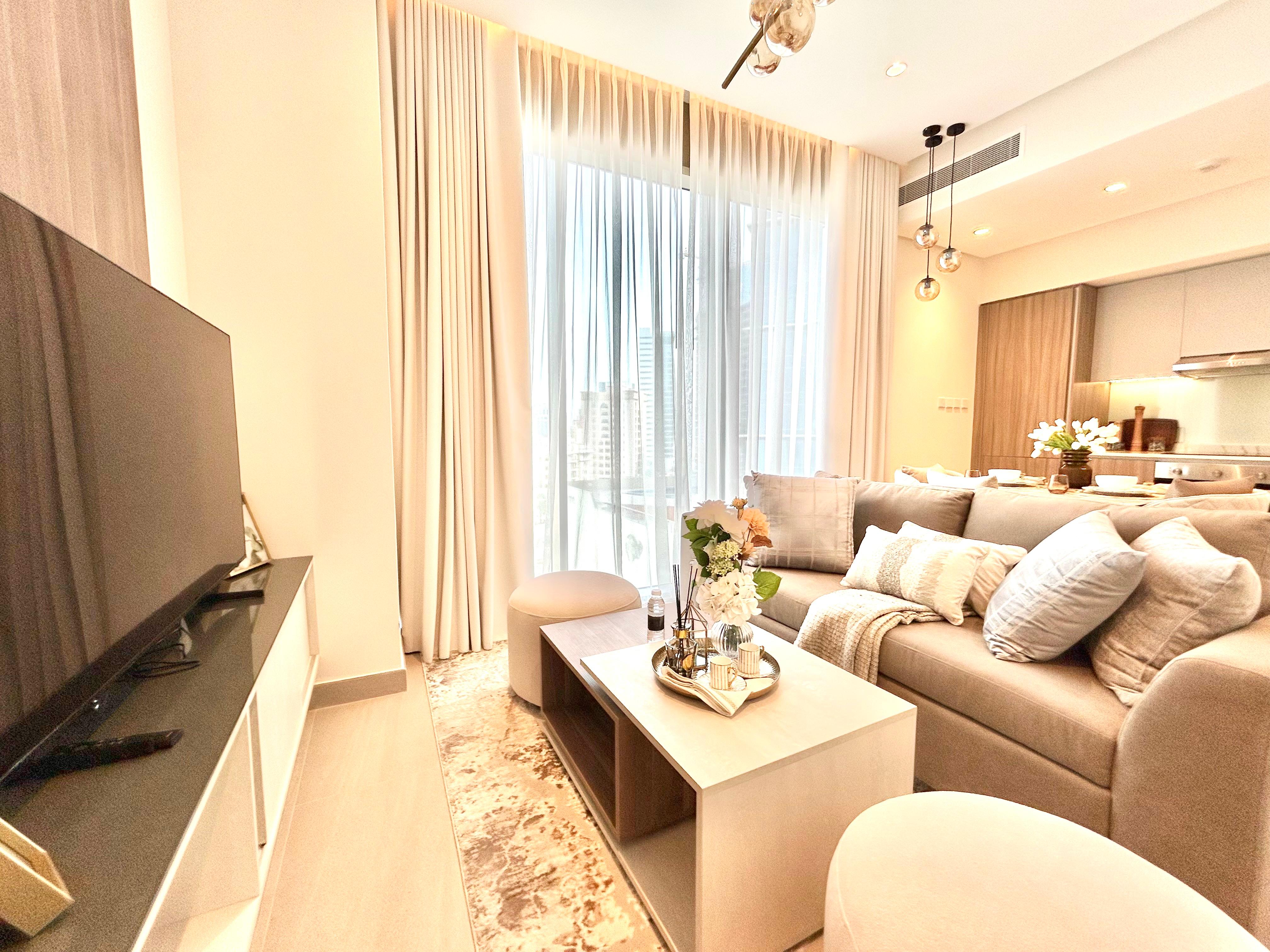 Luxury 1-Bedroom Apartment in Financial Harbor | Sea & City Views | EWA Included
