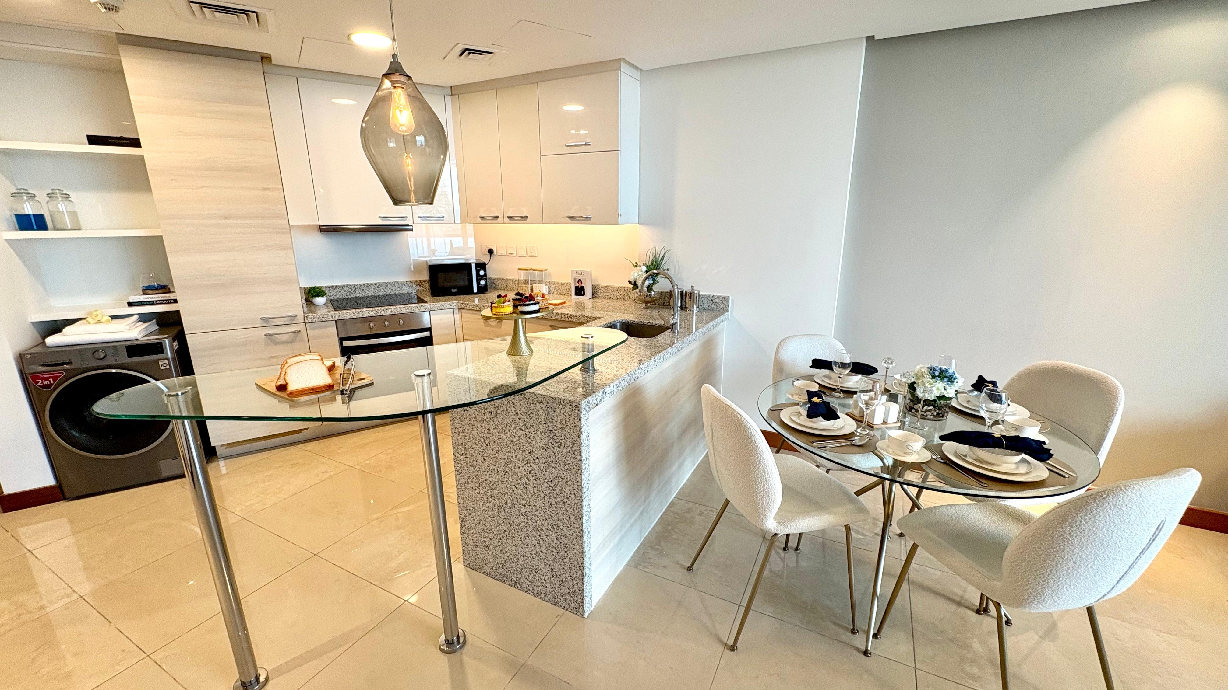 1 BR apartment with sea view and balcony