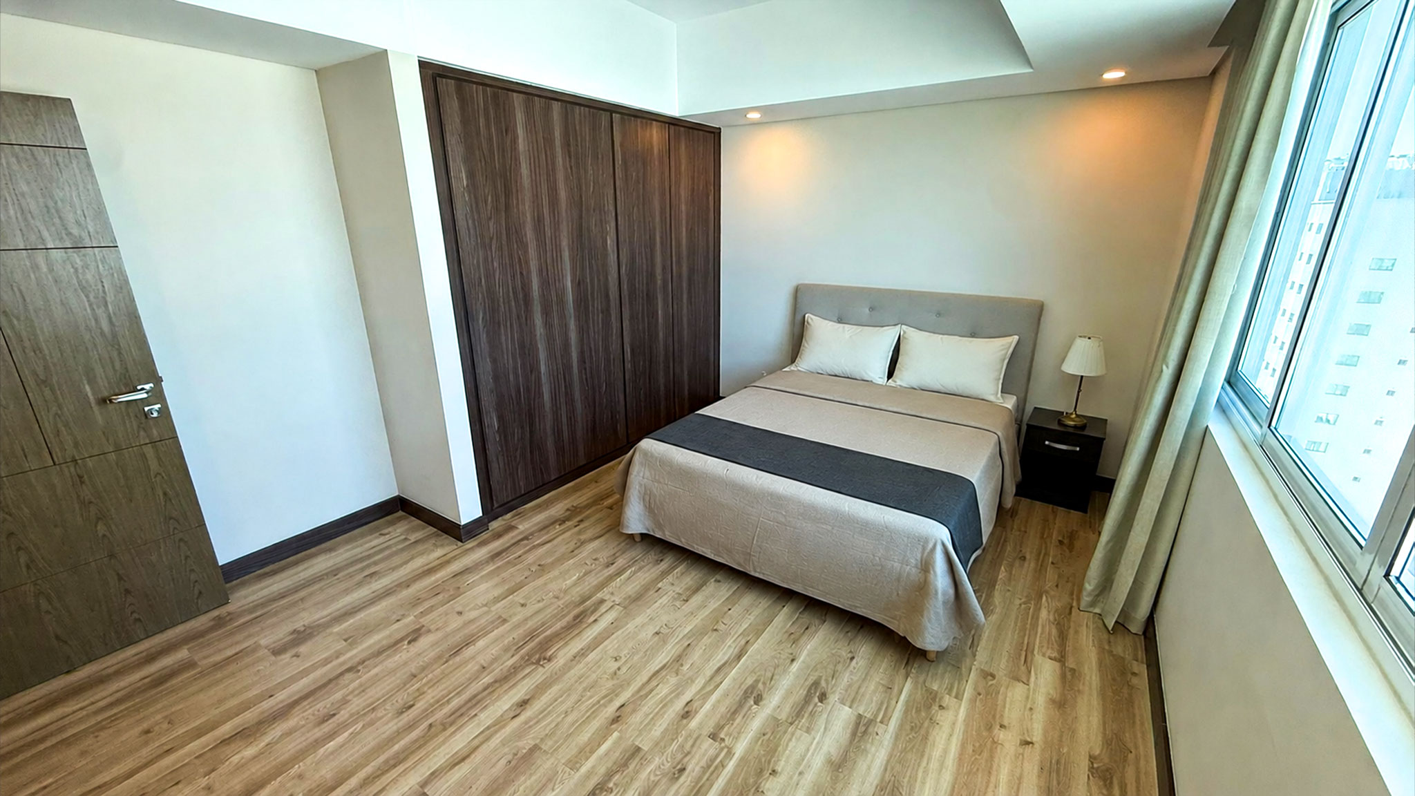 Fully Furnished Apartment | Near RCSI | Balcony | Pool & Gym
