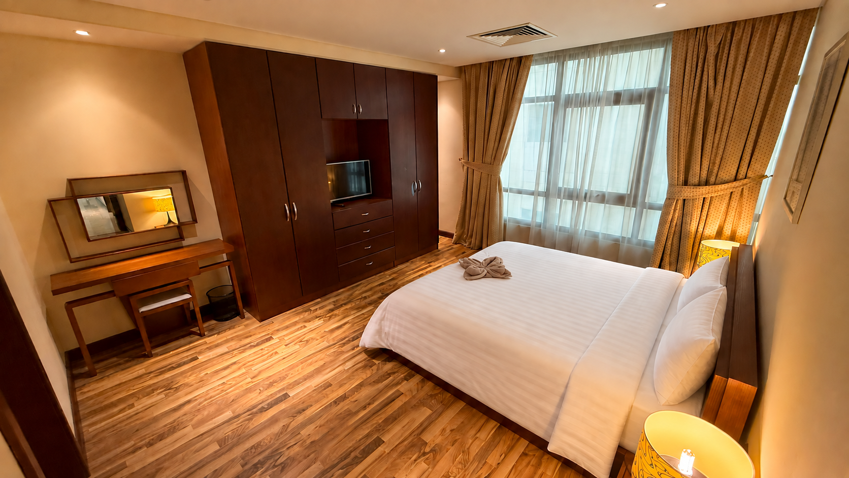 2 Bedroom Apartment | Near RCSI | Pool & Jacuzzi