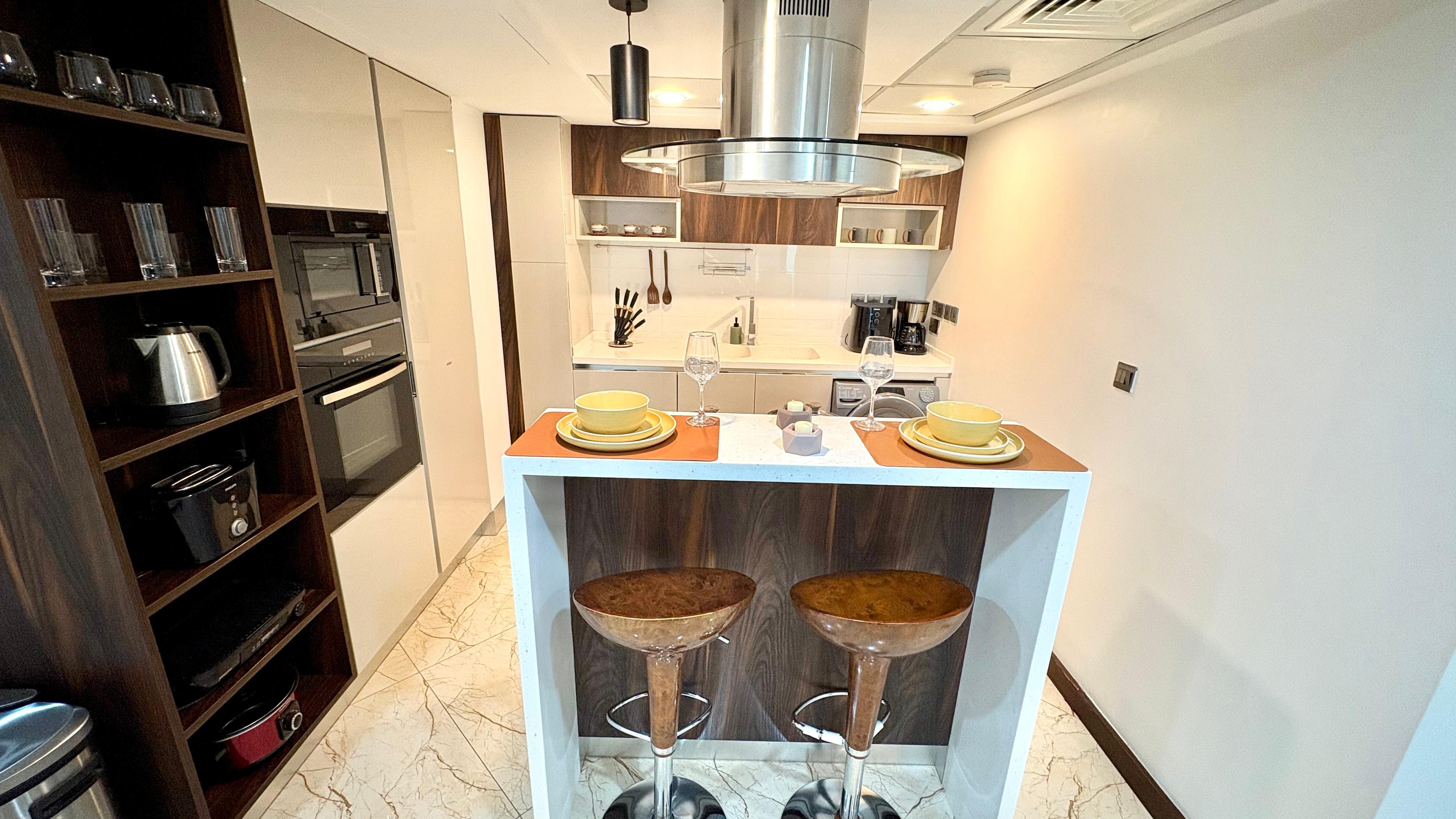 Stylish 2BR Apartment with terrace and housekeeping 
