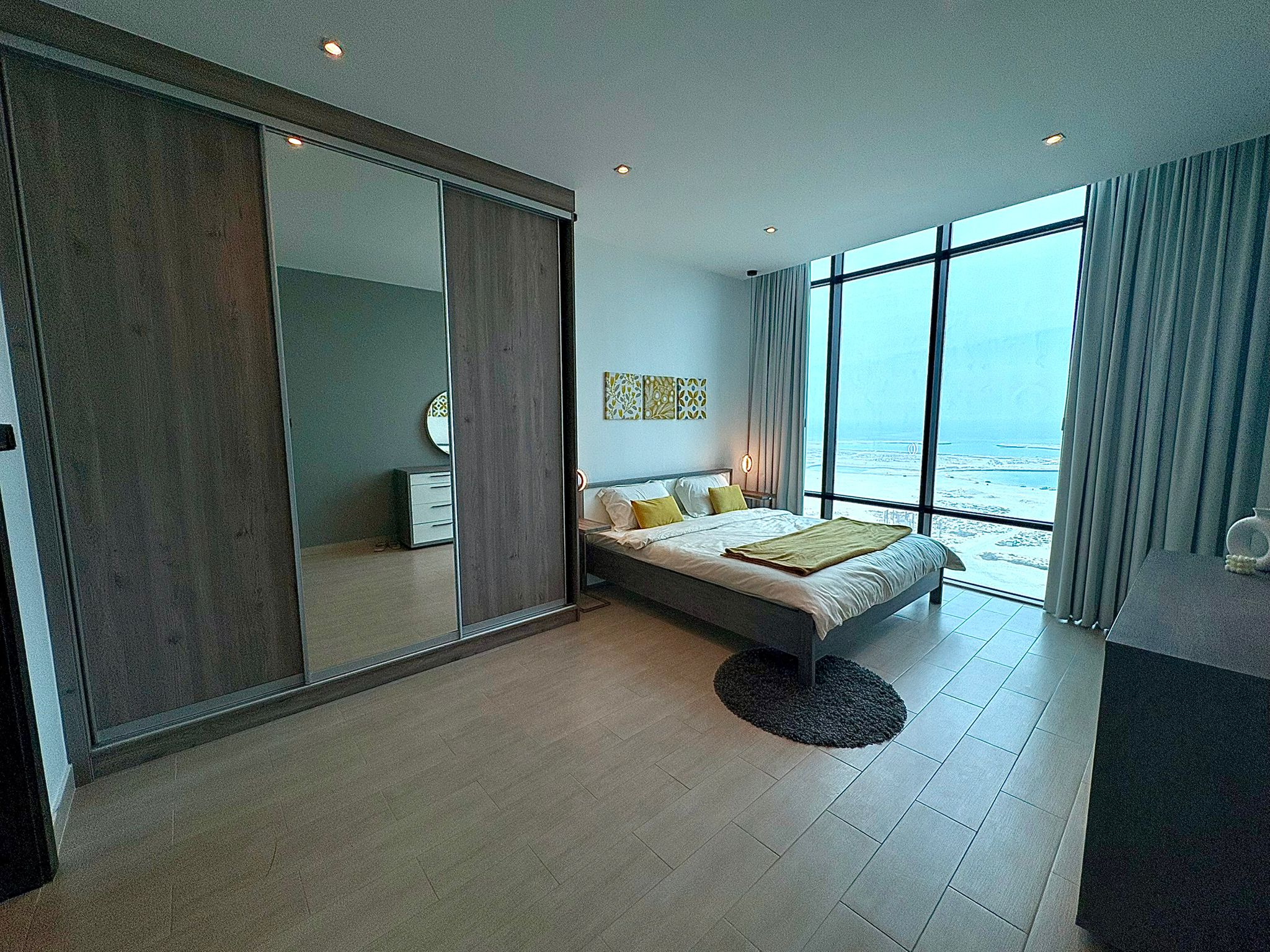 Fully Furnished Luxury 1 Bedroom Apartment