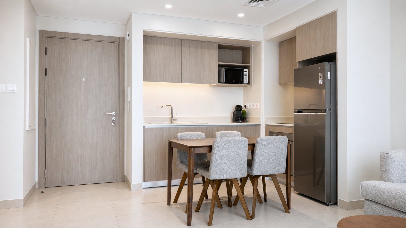 Cozy 1 Bedrooms Apartment For Rent With Beach Access 