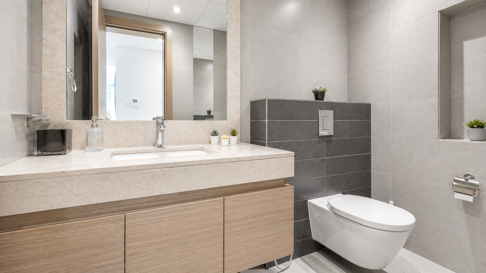 Large 2BR Furnished Apartment for Rent in Amwaj