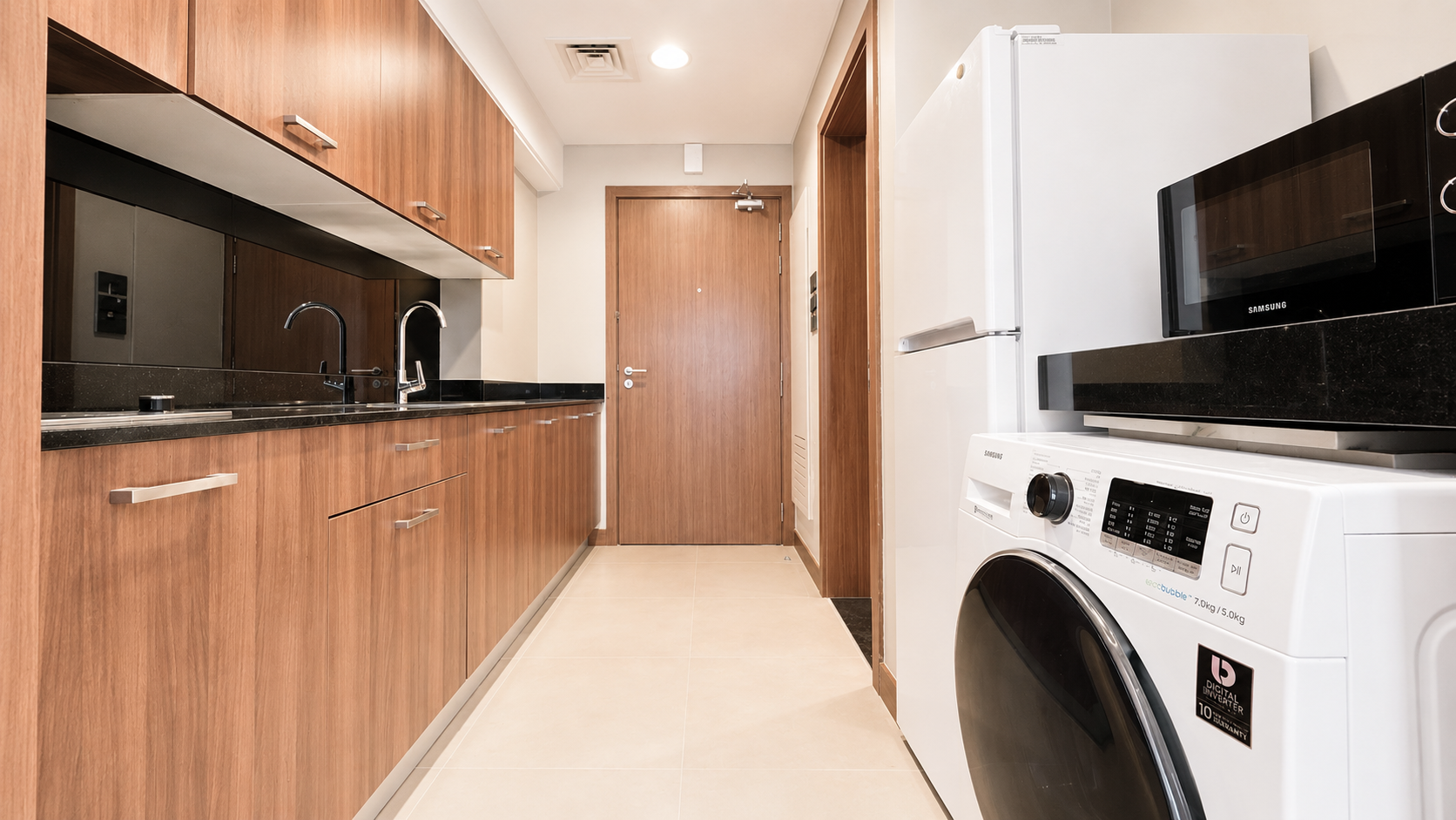 RENOVATED STUDIO | NEW FURNITURE | PRIME LOCATION