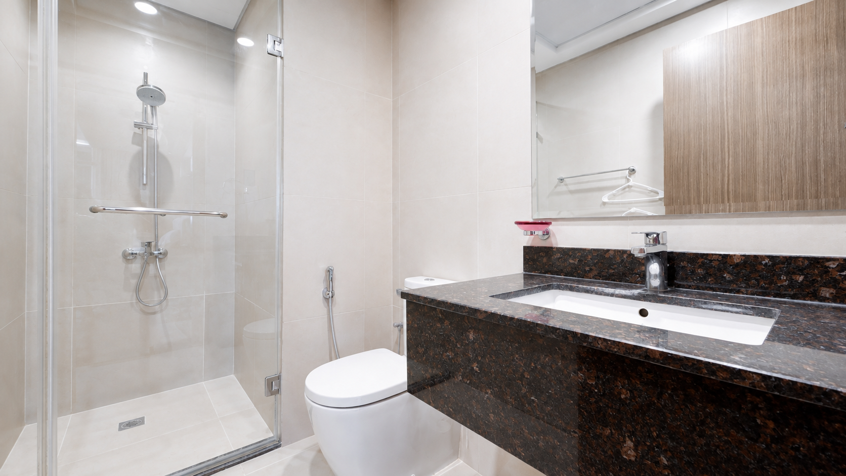 RENOVATED STUDIO | PRIME LOCATION | GREAT DEAL