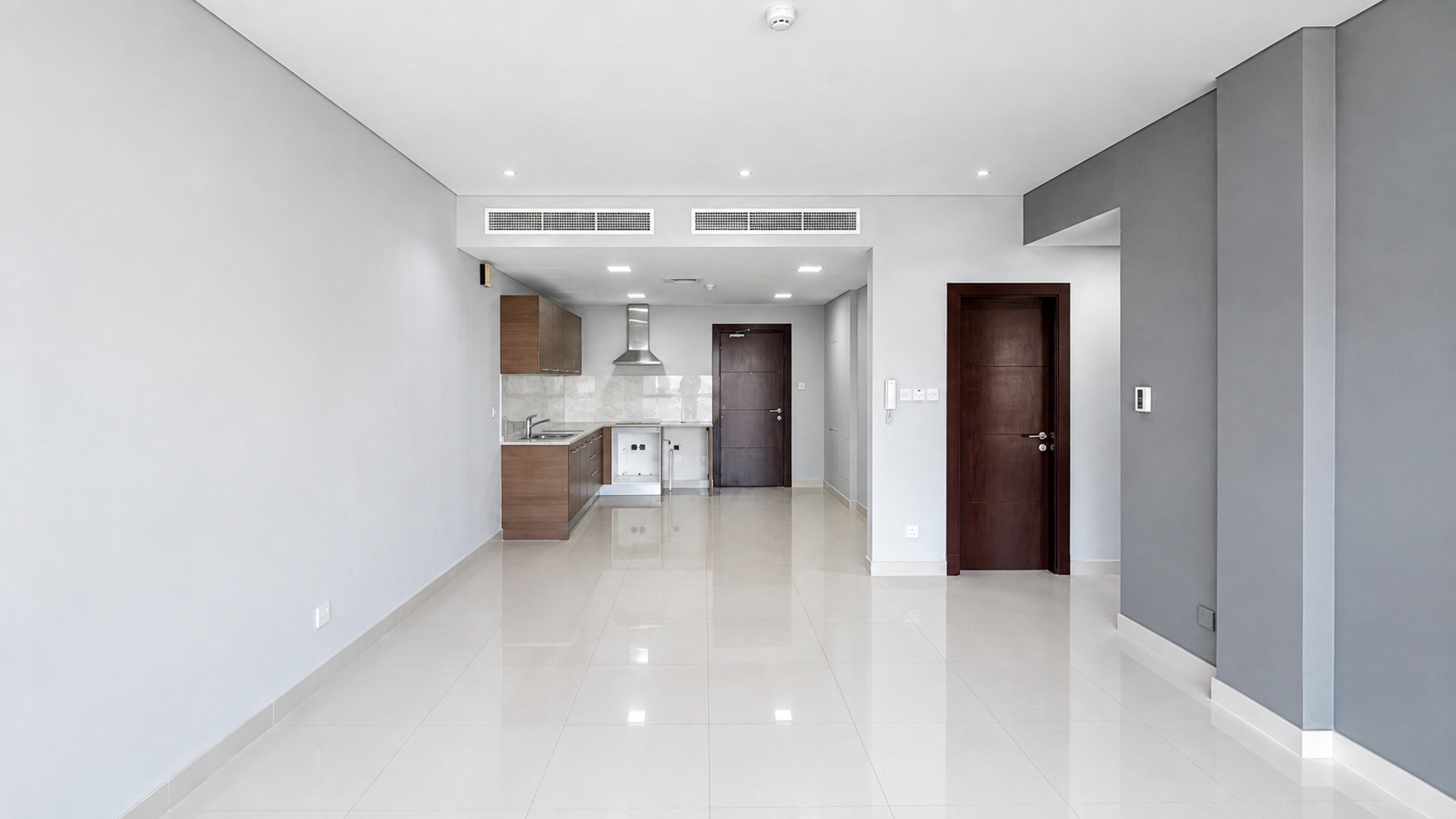 GREAT DEAL | RENOVATED 2BR | BALCONY | SEA VIEW