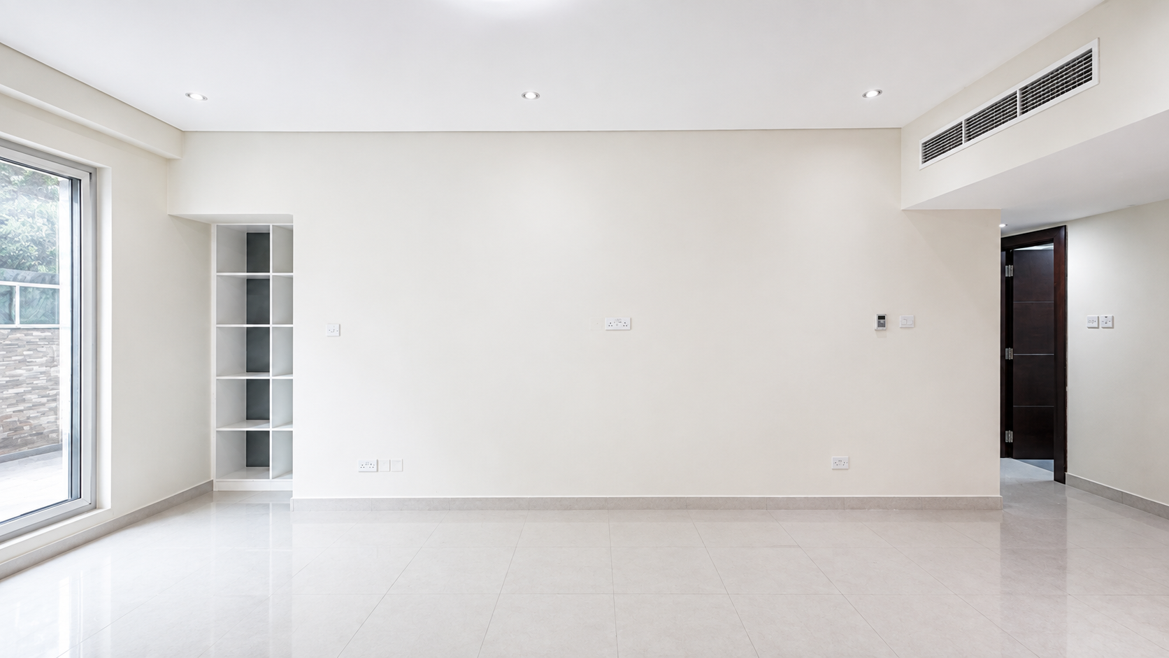 RENOVATED 2BR | PET FRIENDLY | PRIVATE YARD