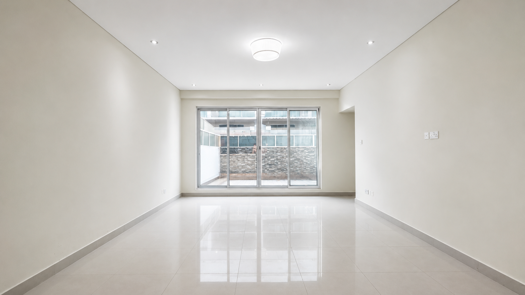 RENOVATED 2BR | PET FRIENDLY | PRIVATE YARD