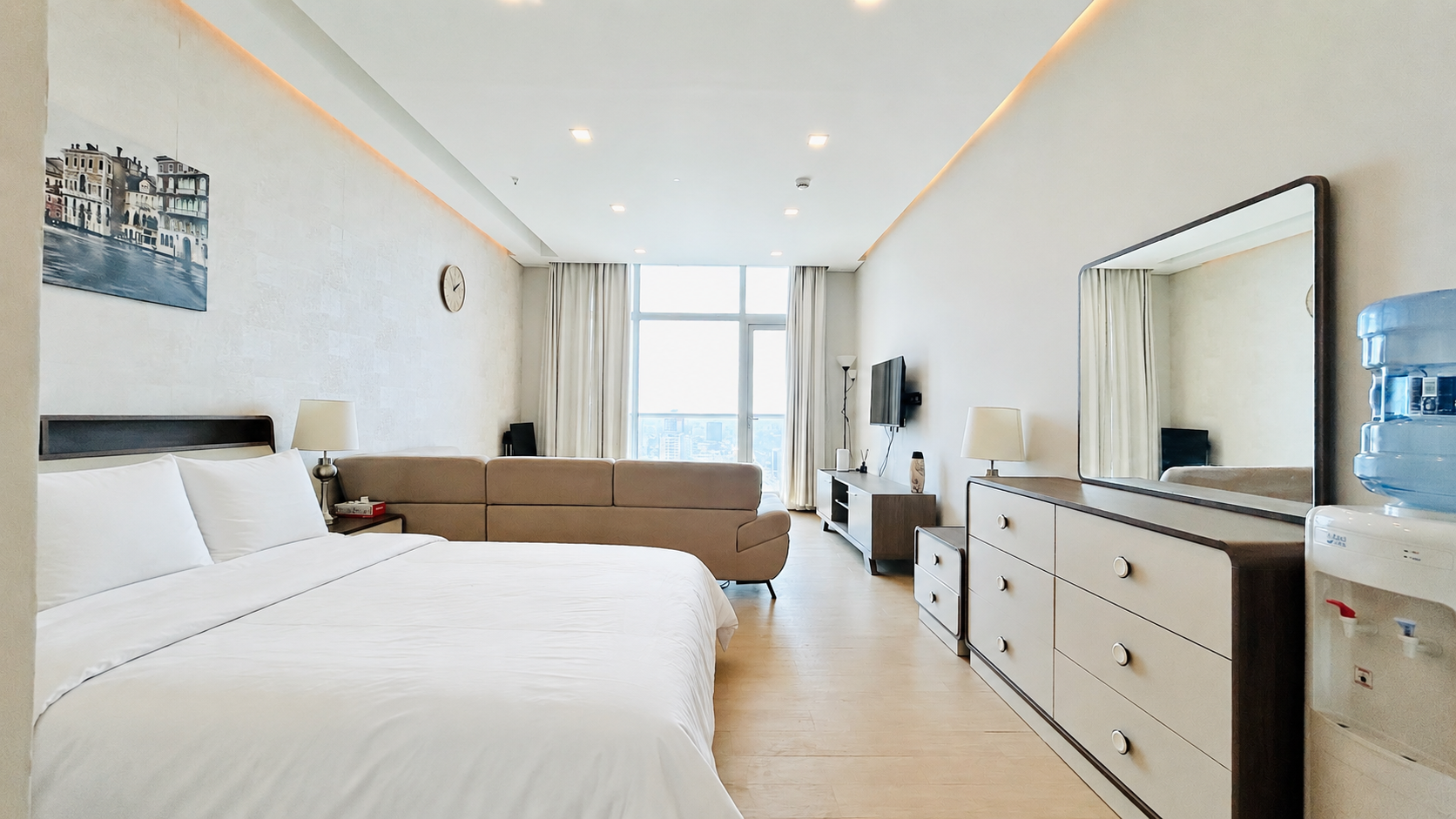 FULL CITY VIEW | BALCONY | MODERN | AMENITIES