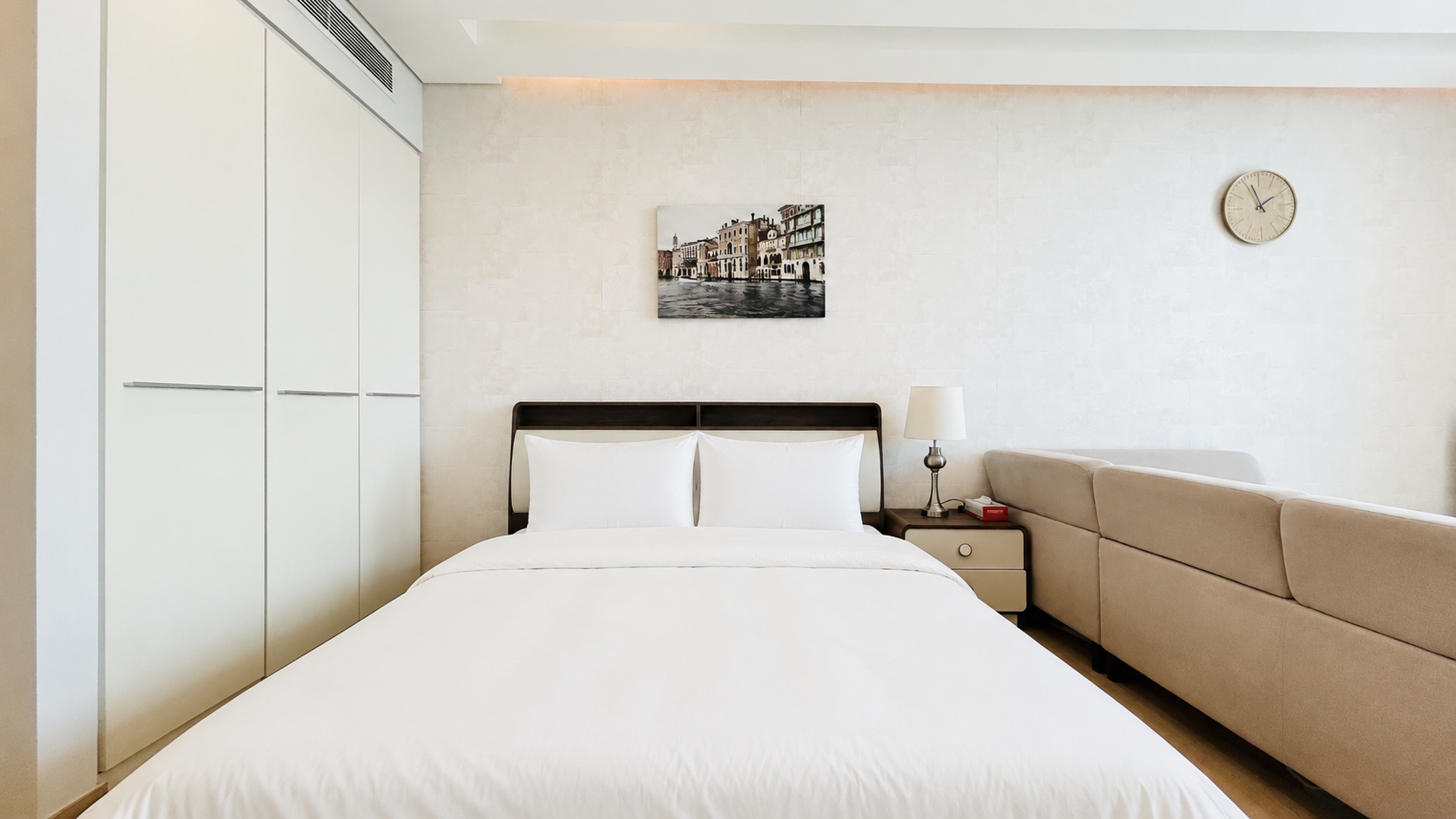FULL CITY VIEW | BALCONY | MODERN | AMENITIES