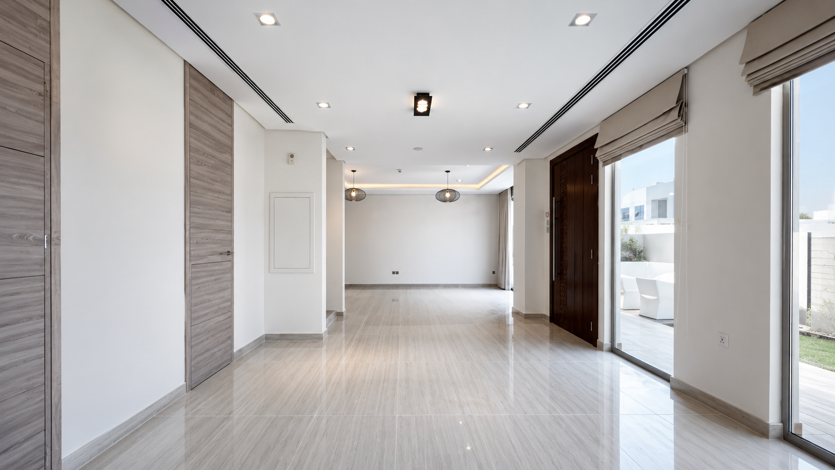 Luxury Seafront Triplex Villa for Rent with beach
