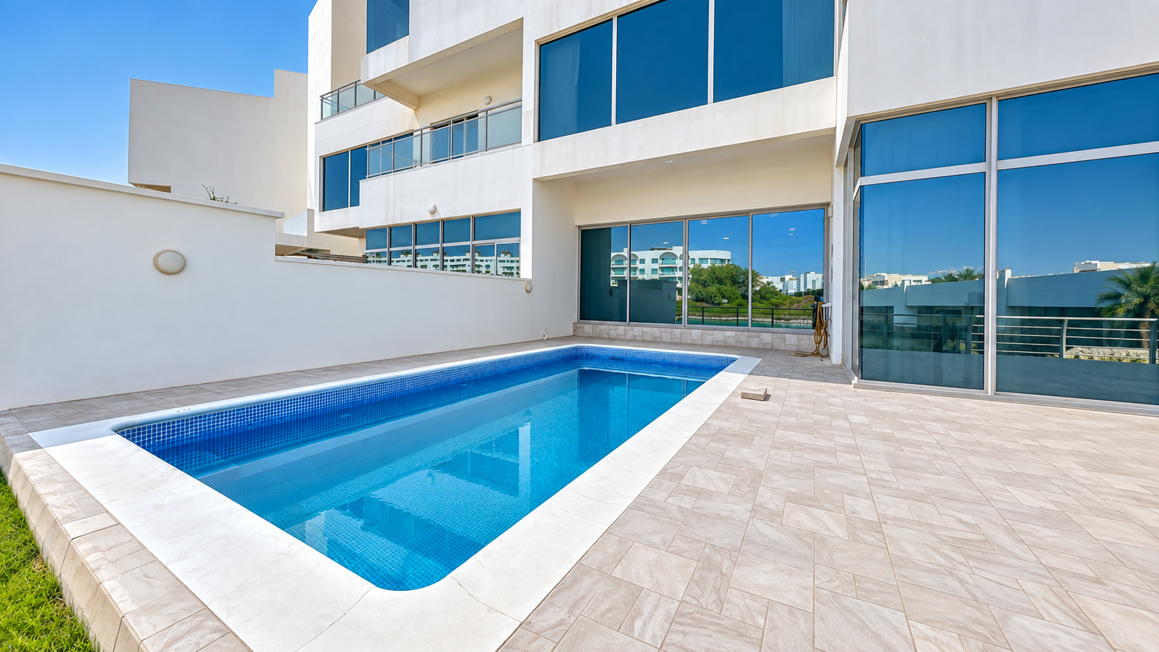MASSIVE 4BR + MAID | PRIVATE POOL | SEA VIEW