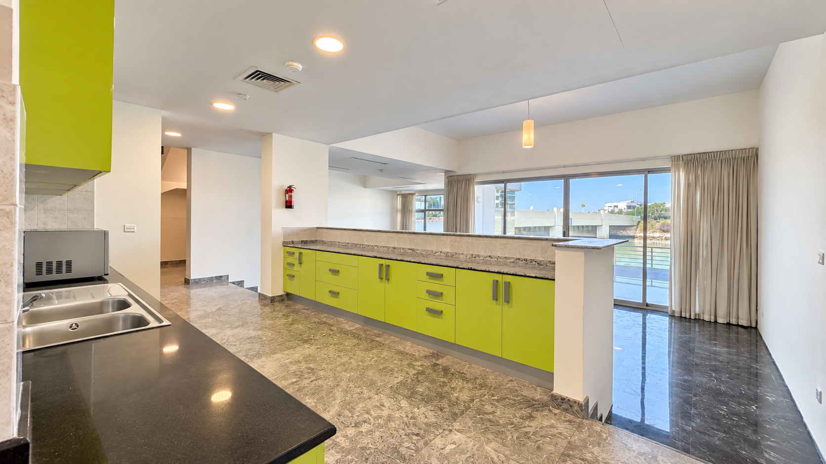 MASSIVE 4BR + MAID | PRIVATE POOL | SEA VIEW