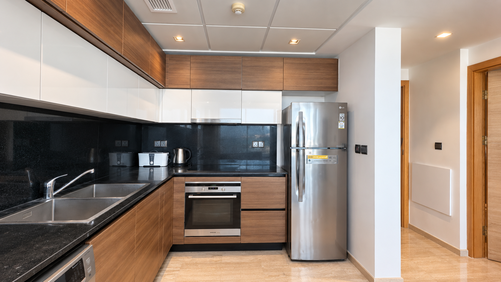 MODERN AND STYLISH 1BR APARTMENT FOR RENT