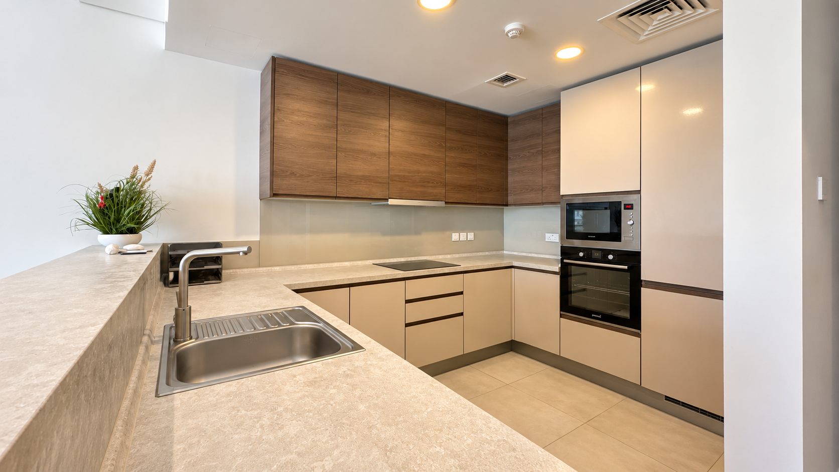 STUNNING 1BR | BIG BALCONY | GREAT FACILITIES