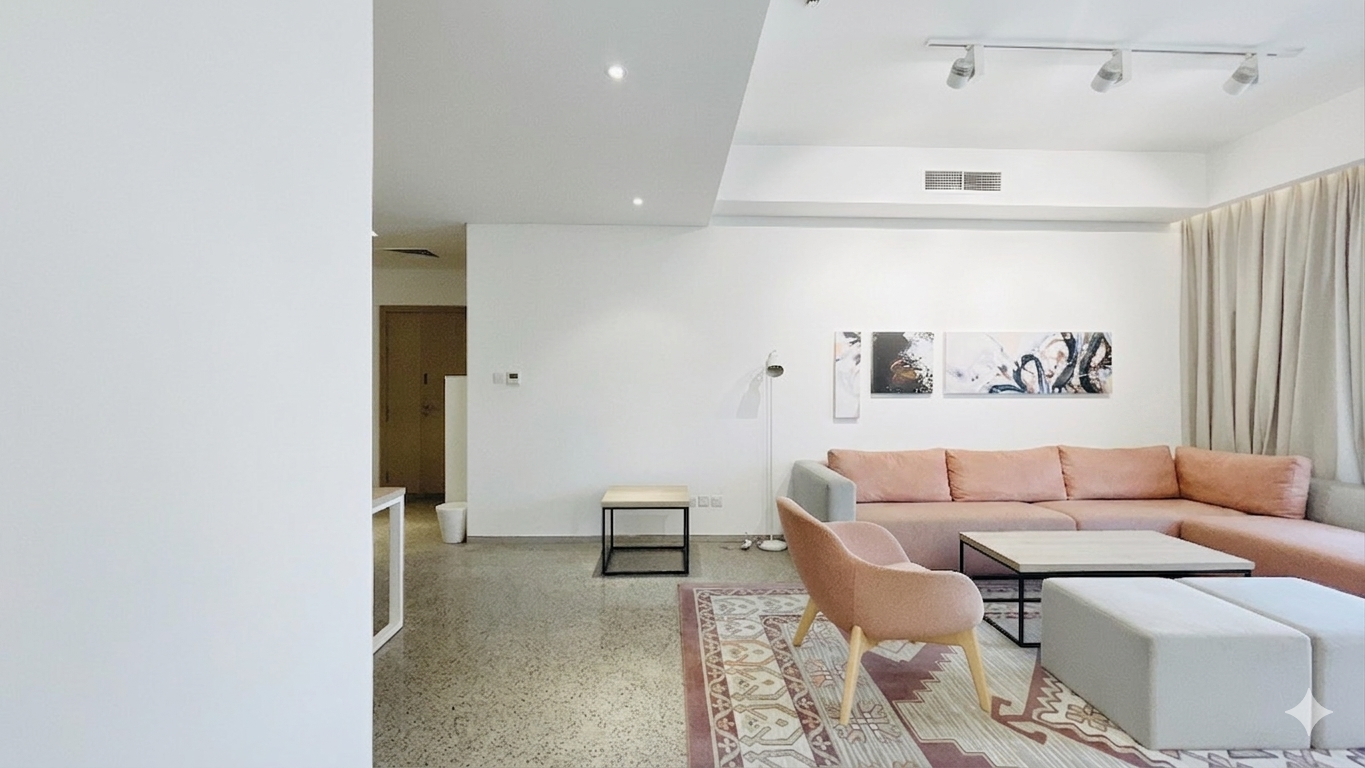 MODERN | SPACIOUS ROOM |  CITY VIEW | BALCONIES 