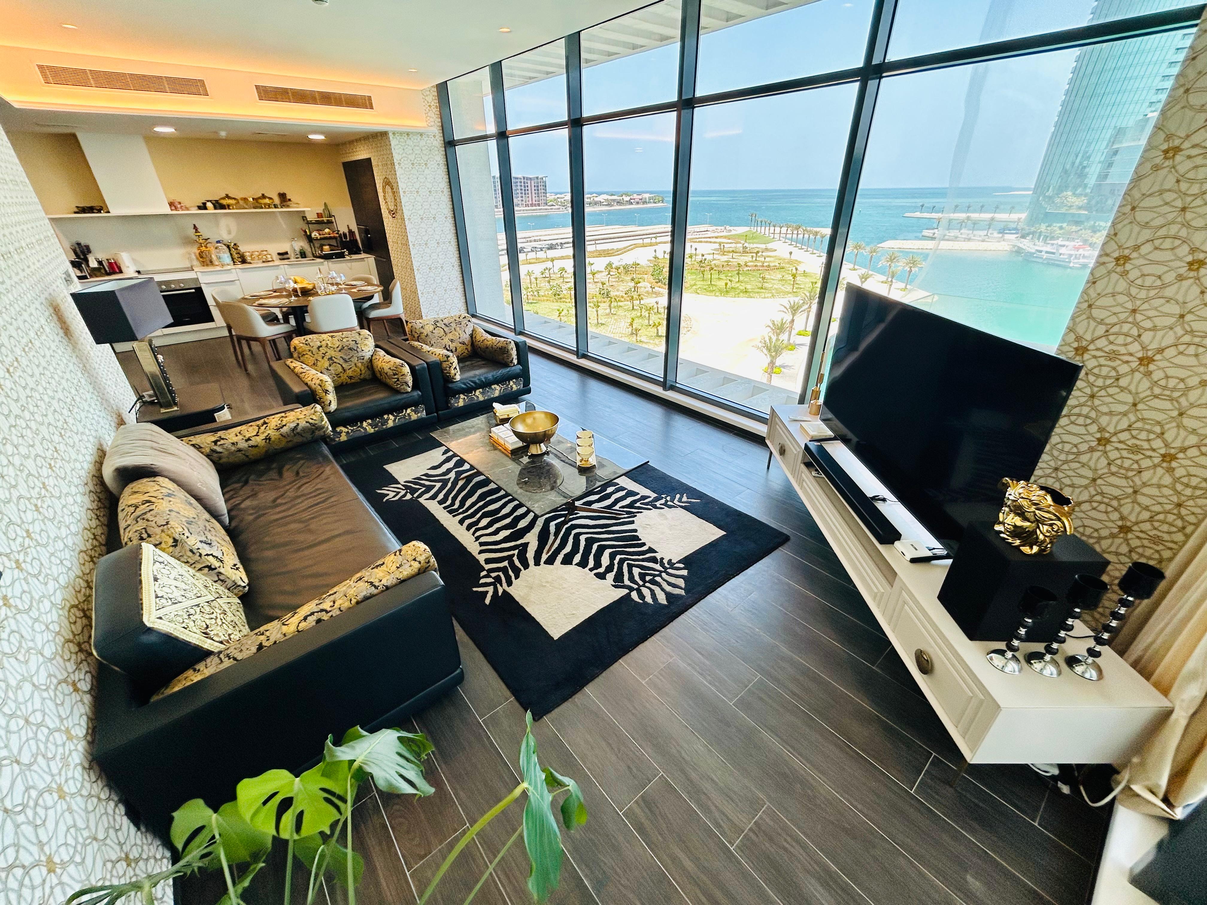 Luxury And Spacious Two bedrooms in Financial District 