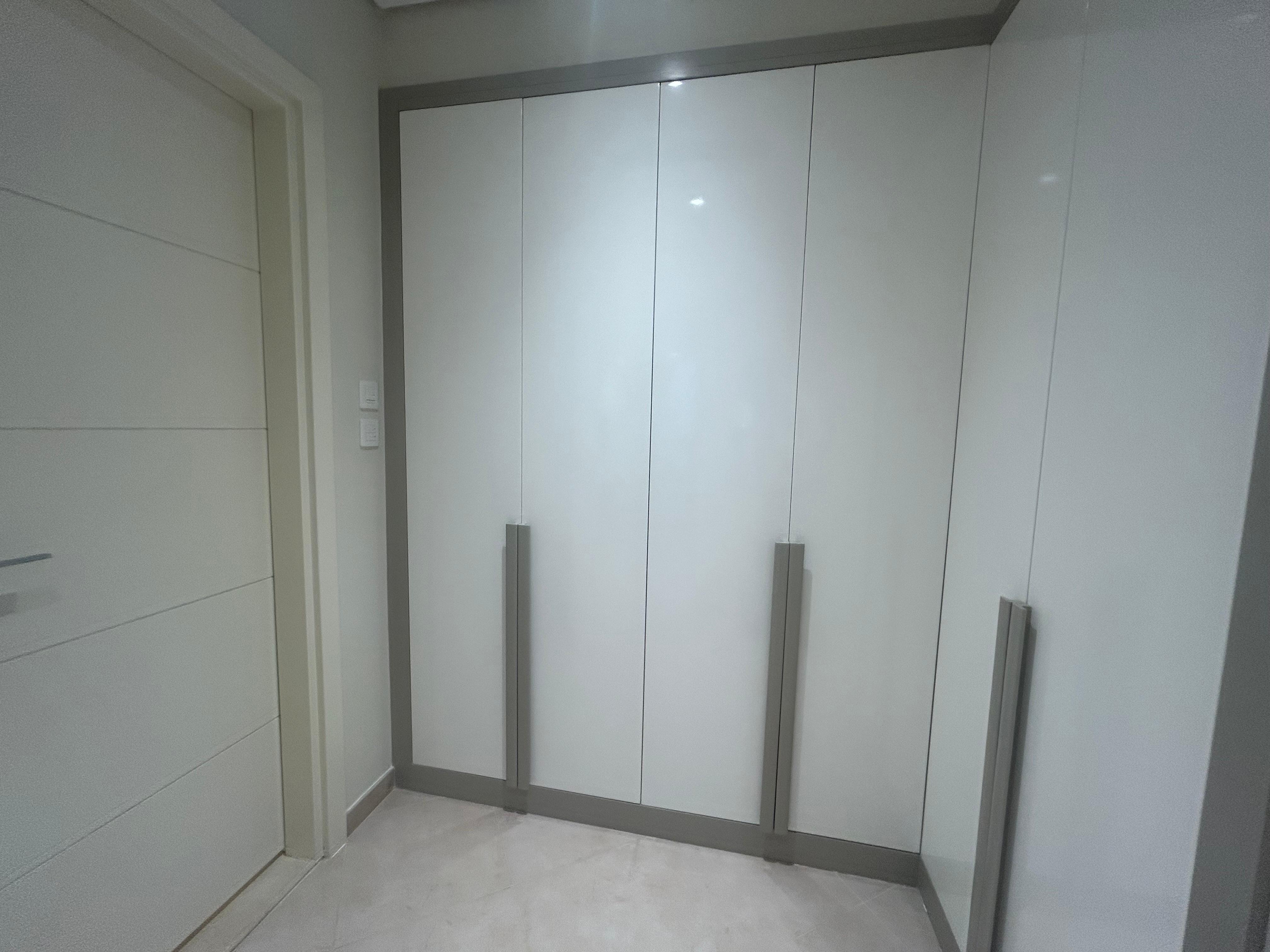 Sea View | Luxury Furnishing | Closed Kitchen.