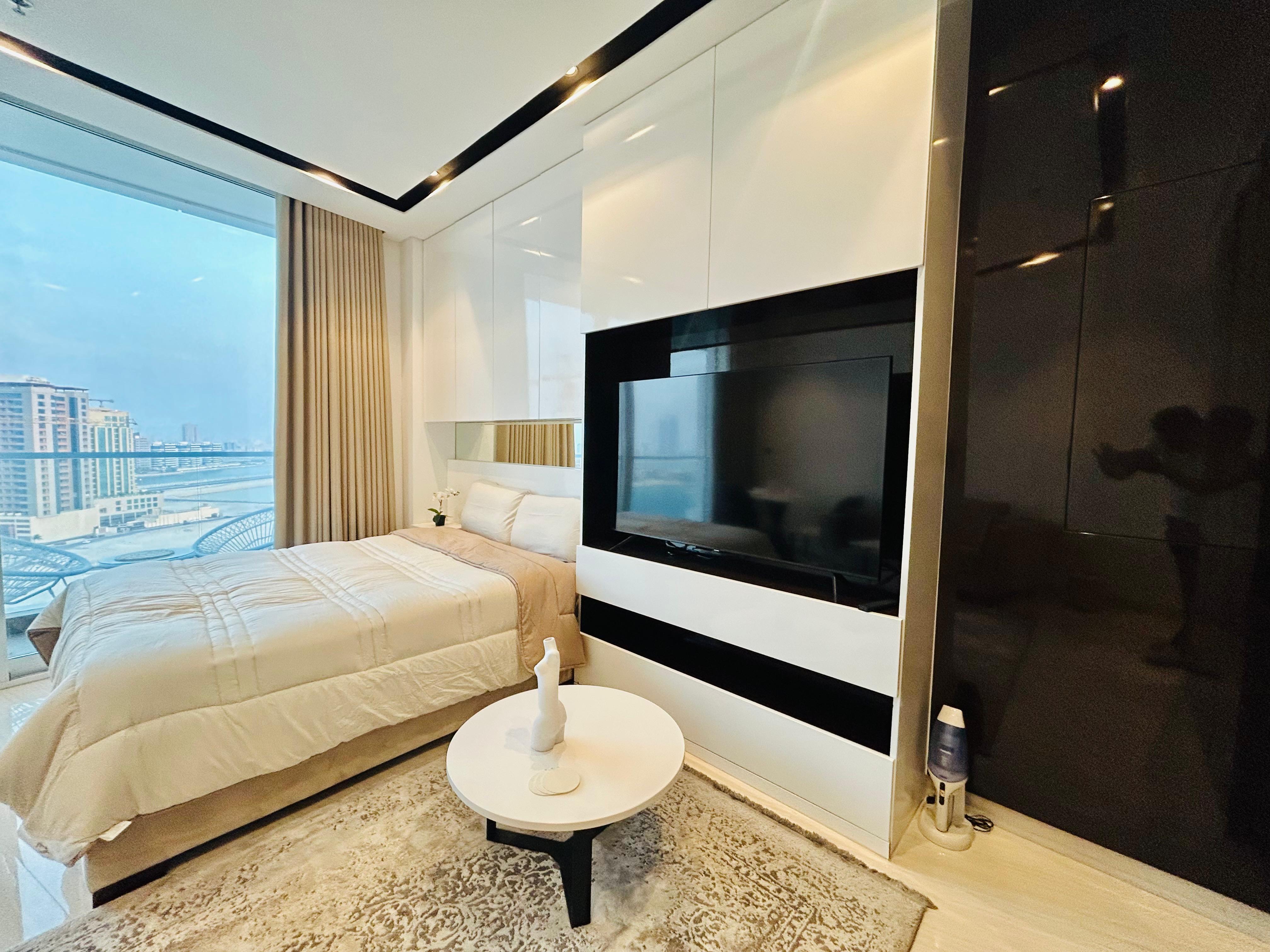 Brand new sea view Studio