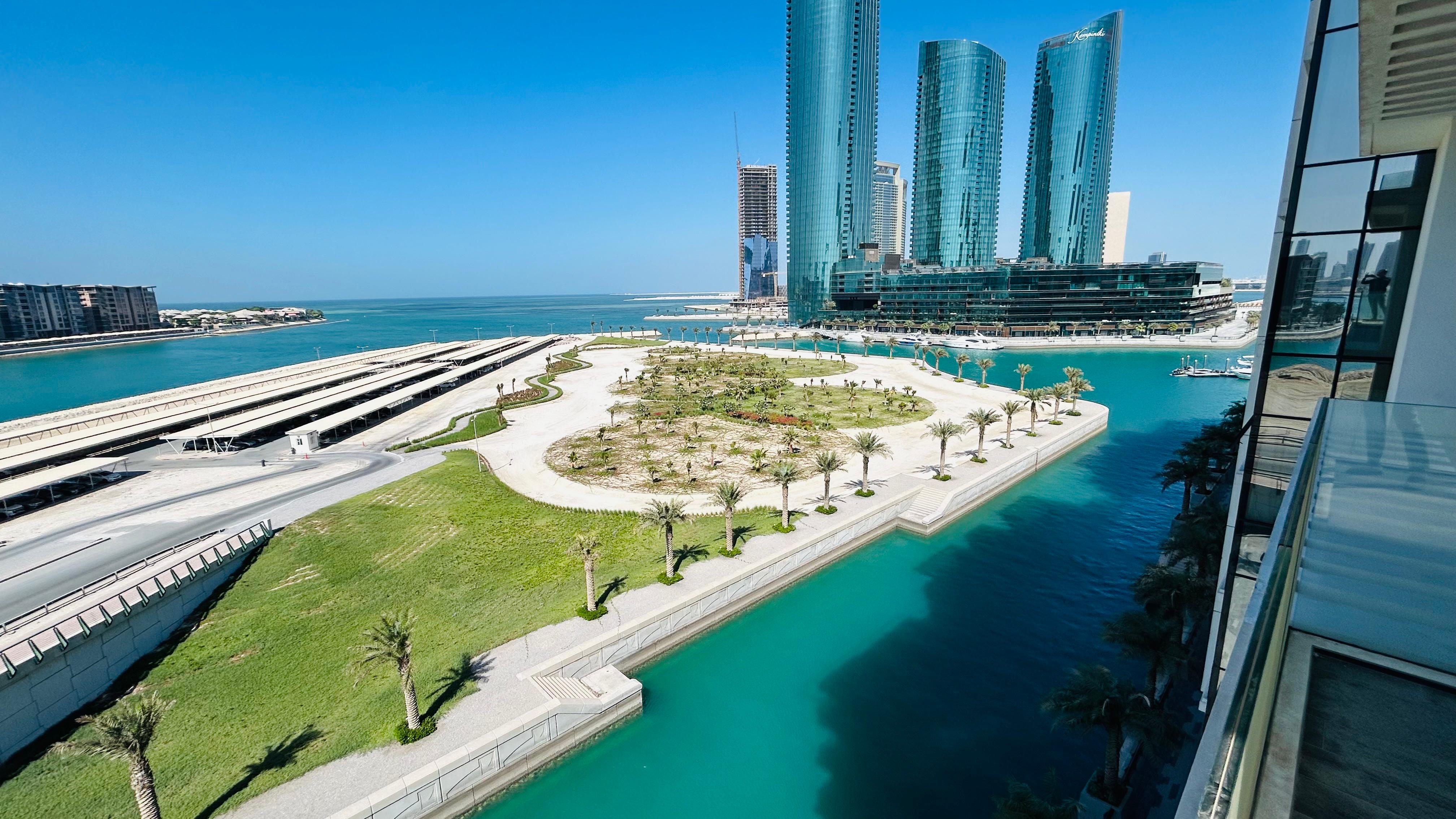Sea view and Luxury Two bedrooms apartment in Financial Harbour  