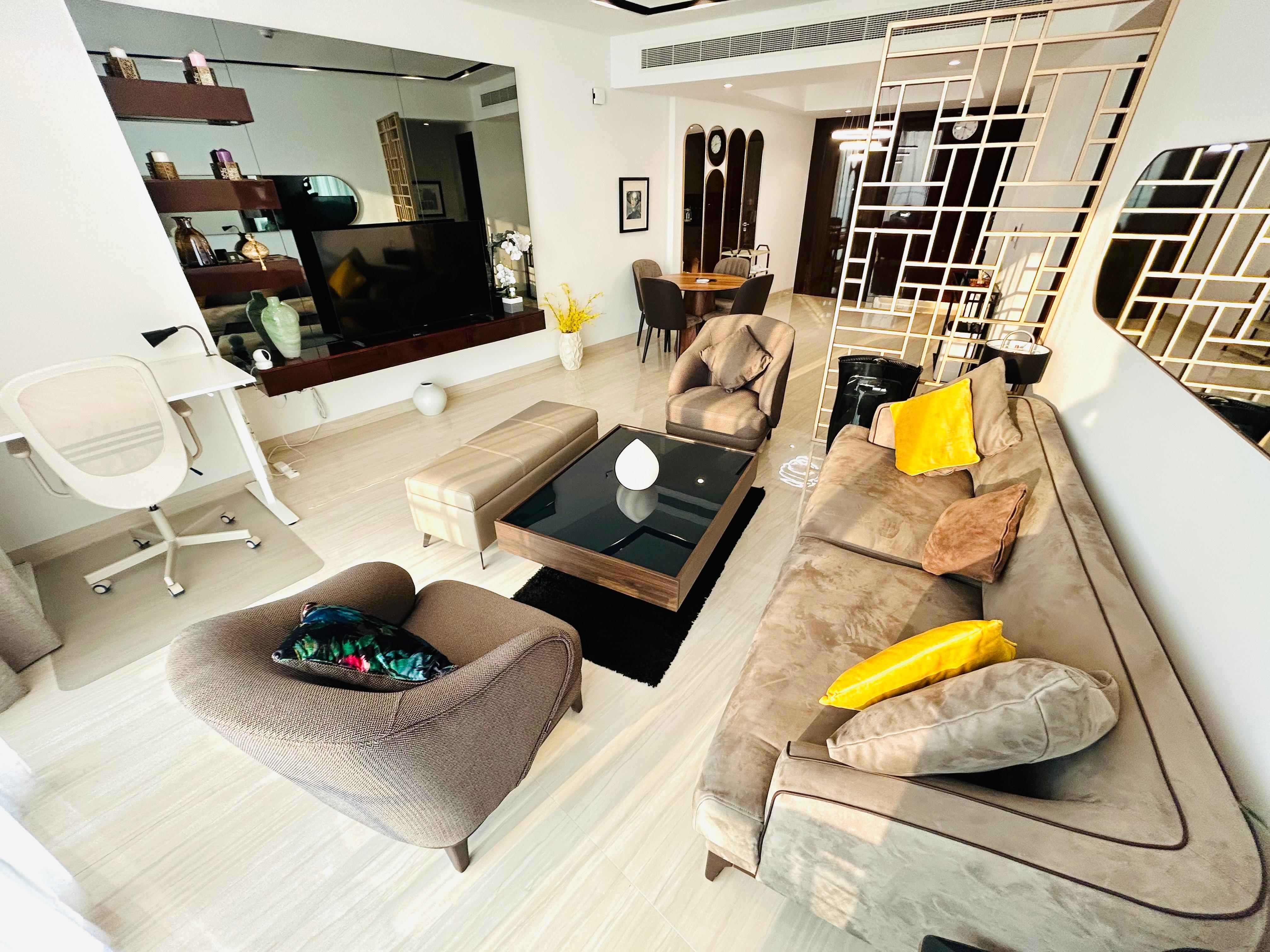 Spacious one bedroom apartment with sea view
