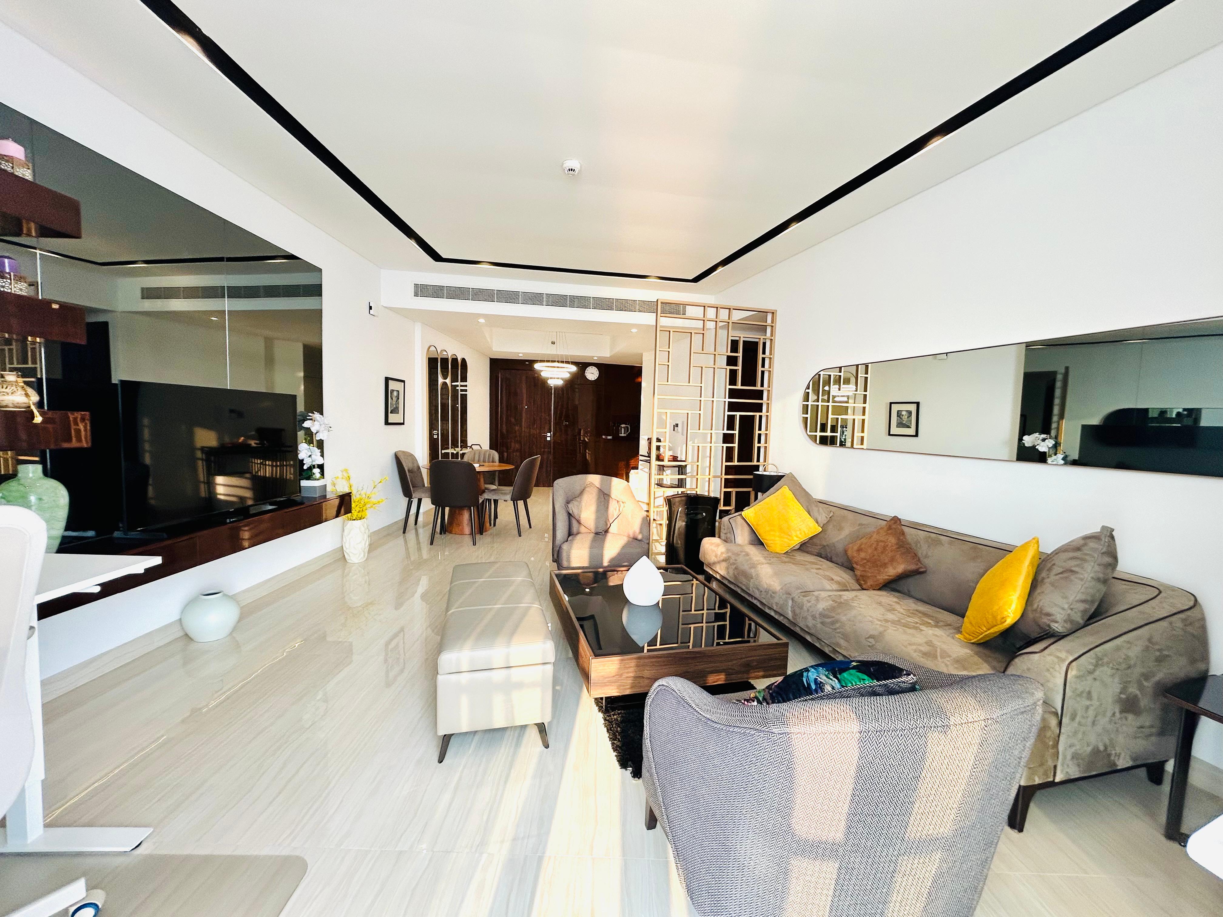 Spacious one bedroom apartment with sea view