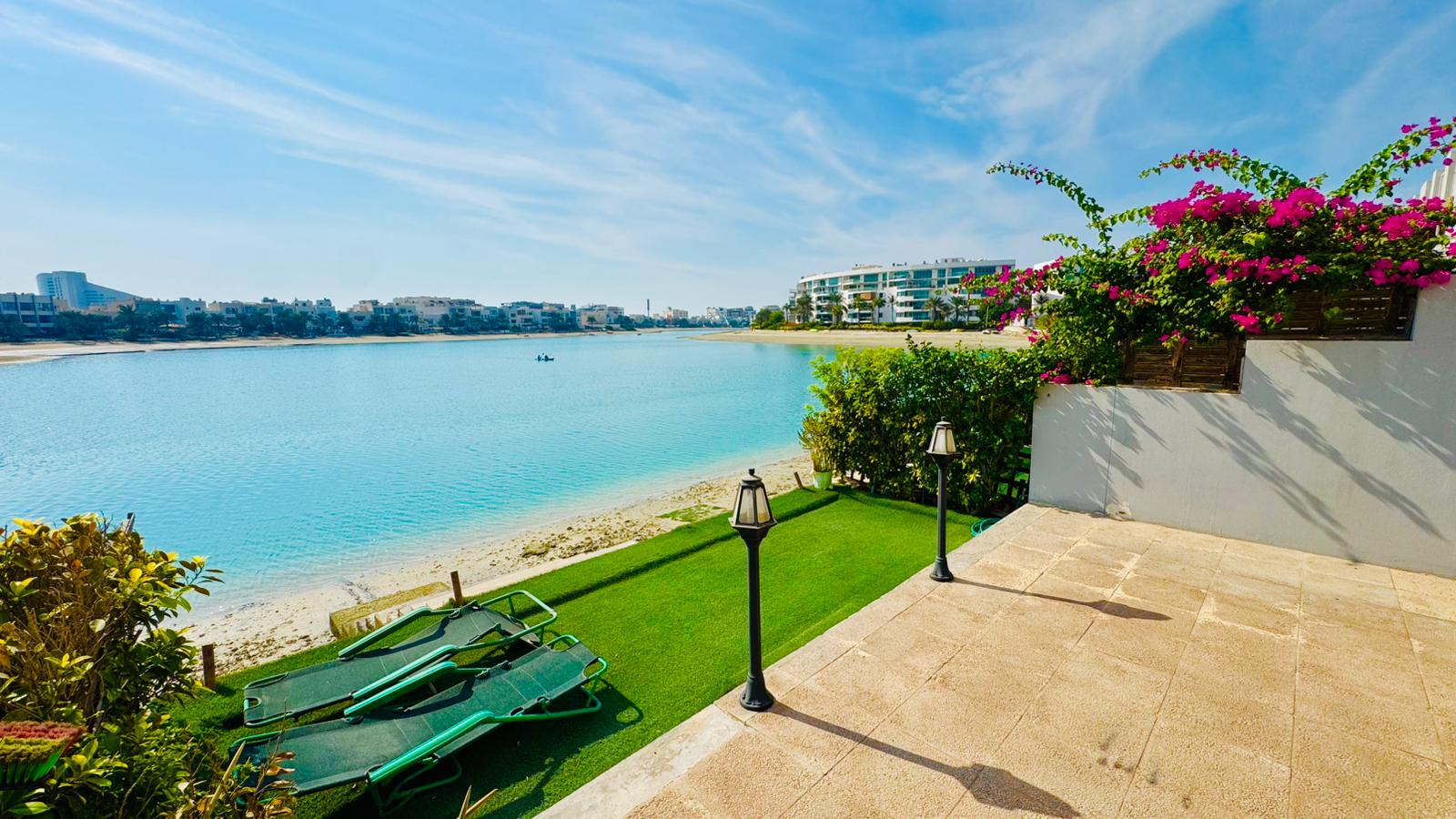 3 bedrooms Villa with Private Beach 