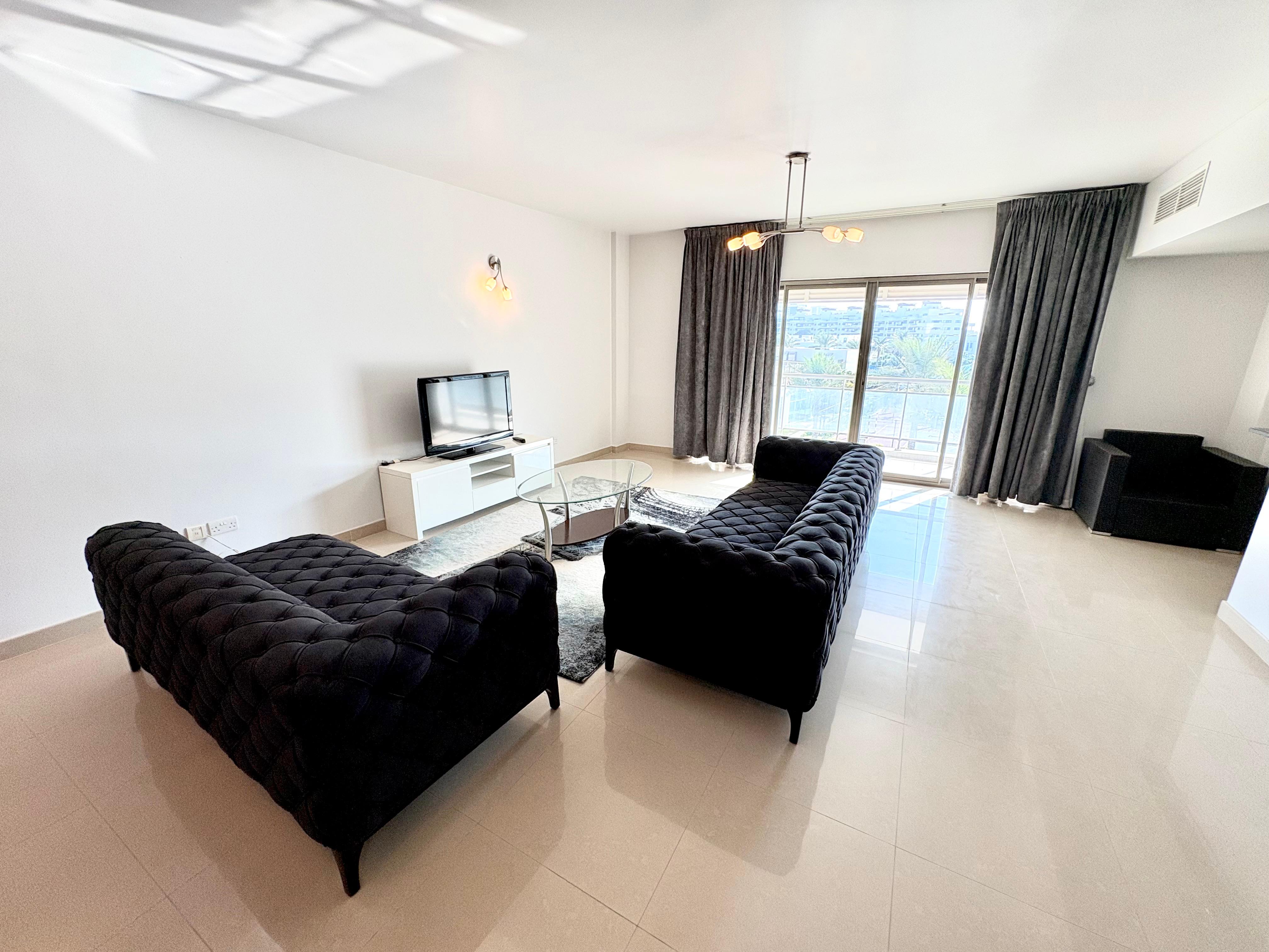 Spacious Apartment with Terrace