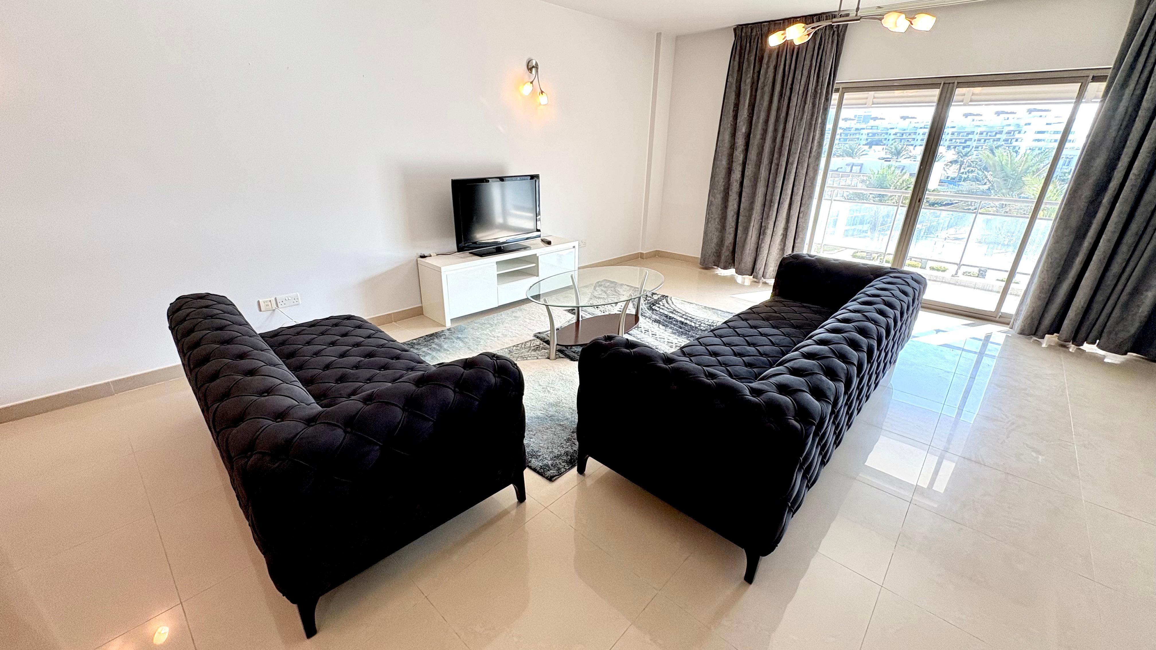 Spacious Apartment with Terrace