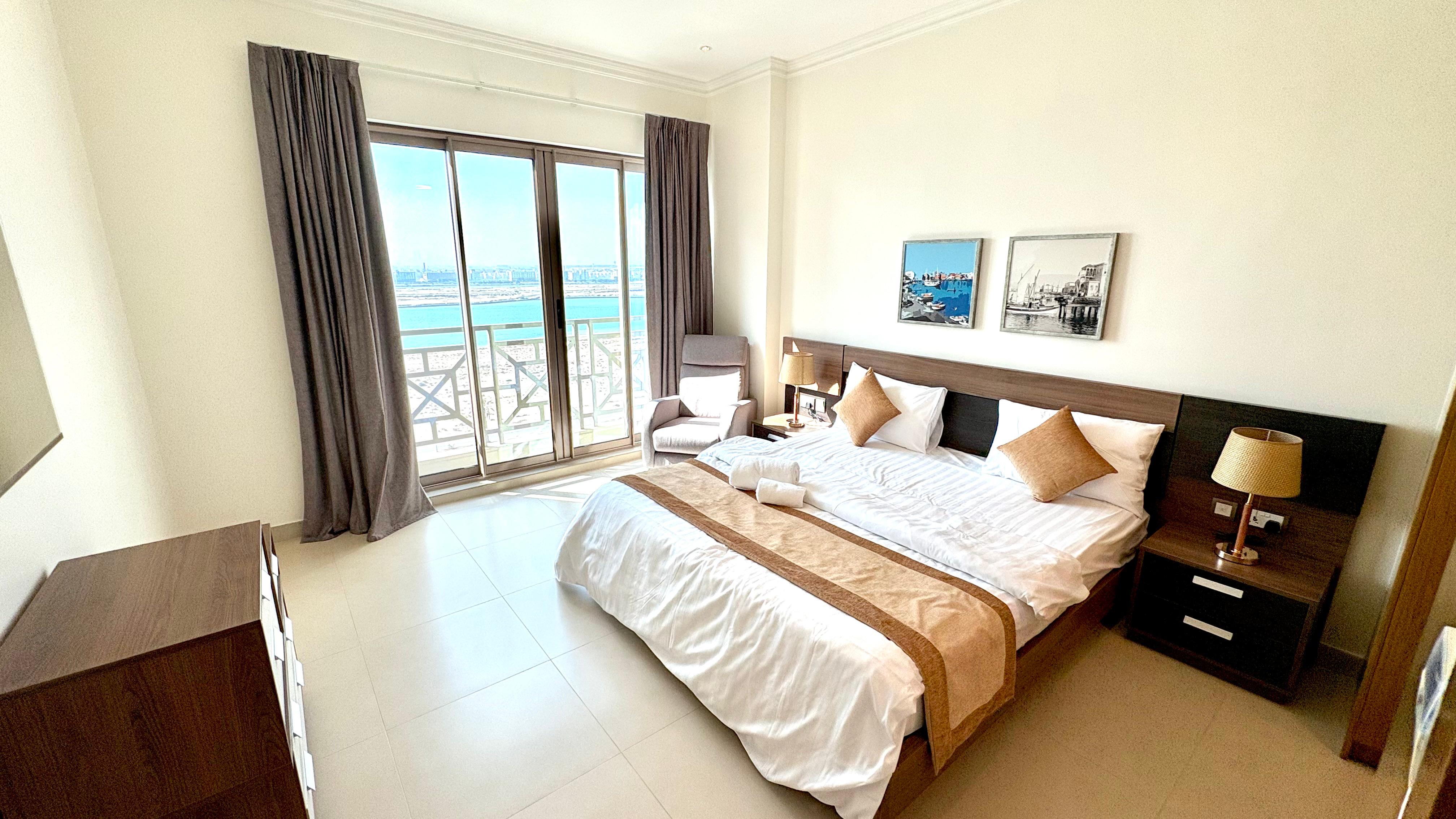 Modern 3BR Apartment | Pool, Gym & Covered Parking