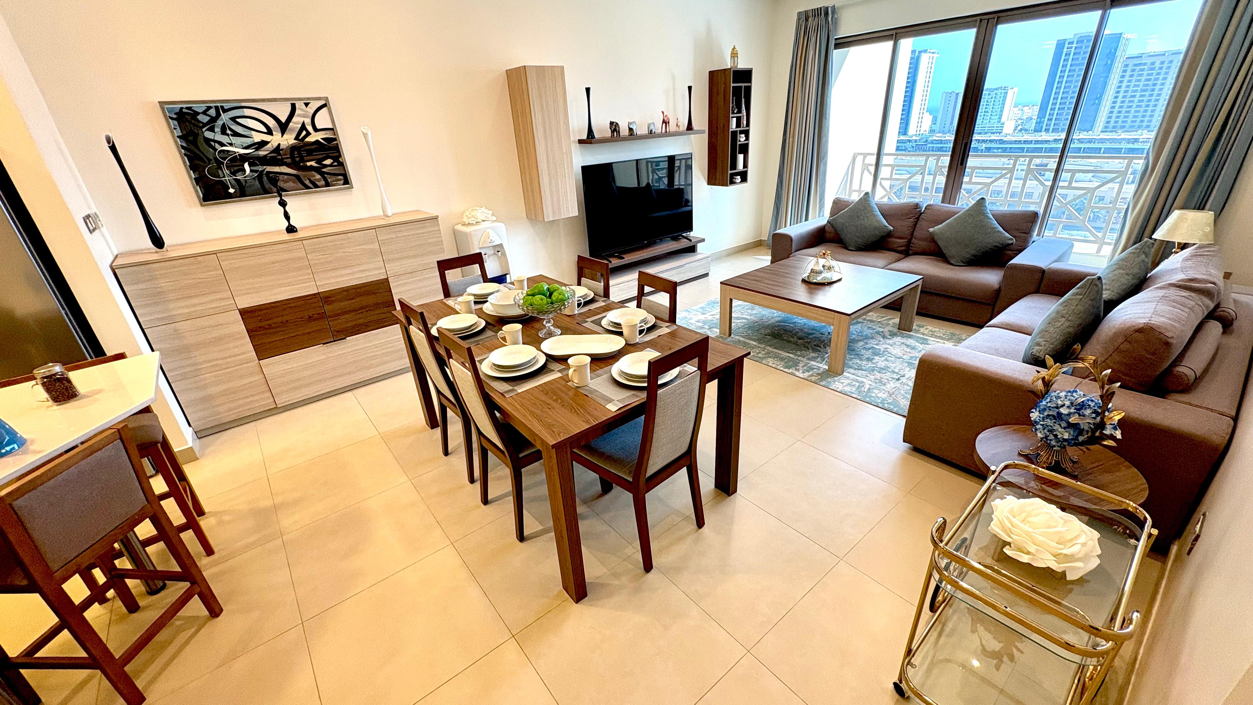 Modern 3BR Apartment | Pool, Gym & Covered Parking